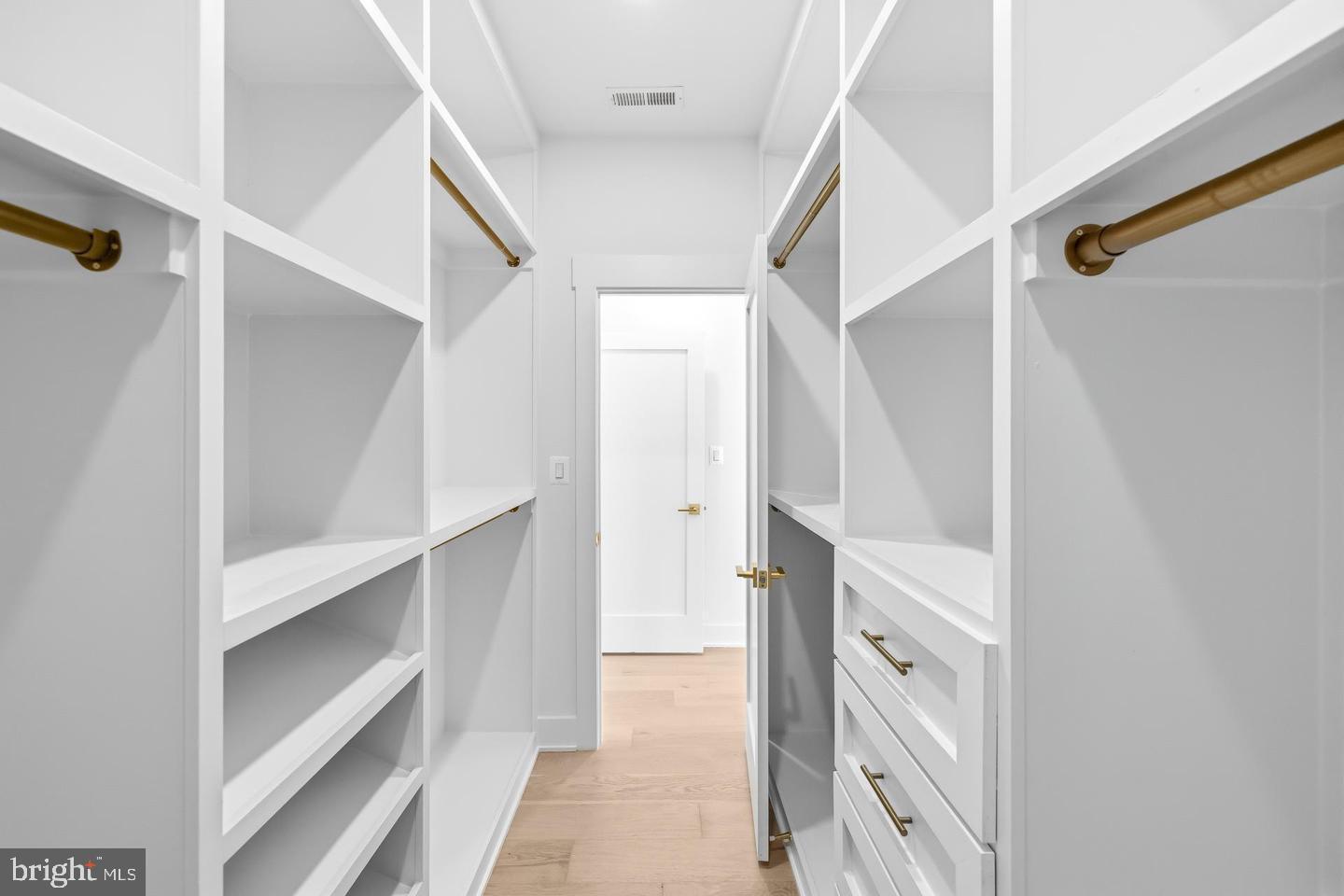 VIENNA WOODS - Residential