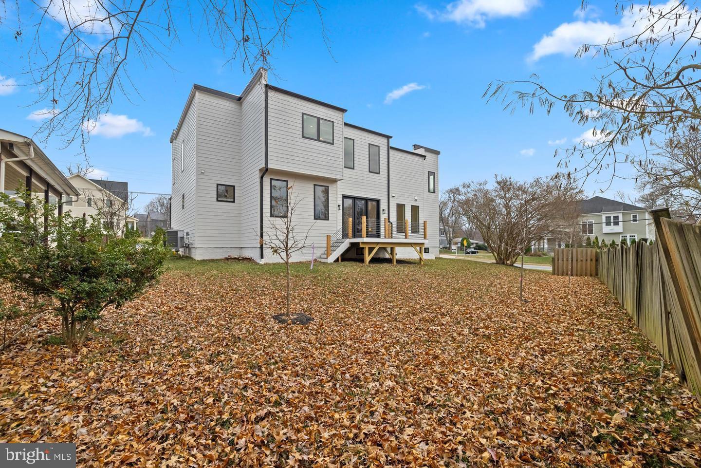 VIENNA WOODS - Residential