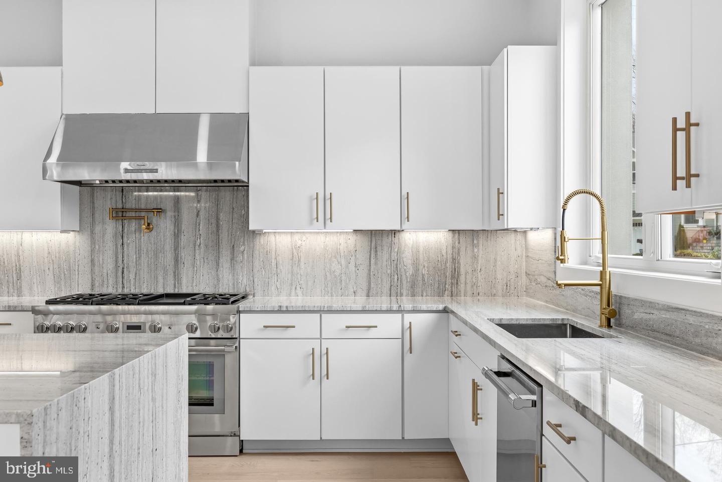 VIENNA WOODS - Residential