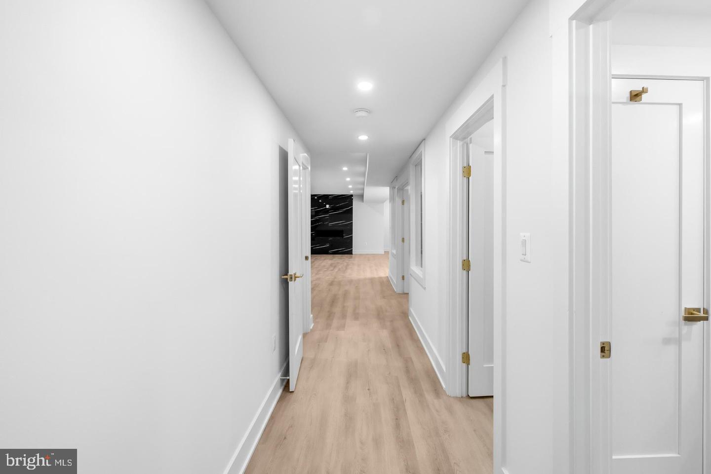 VIENNA WOODS - Residential