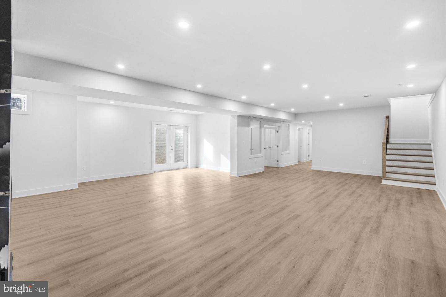 VIENNA WOODS - Residential