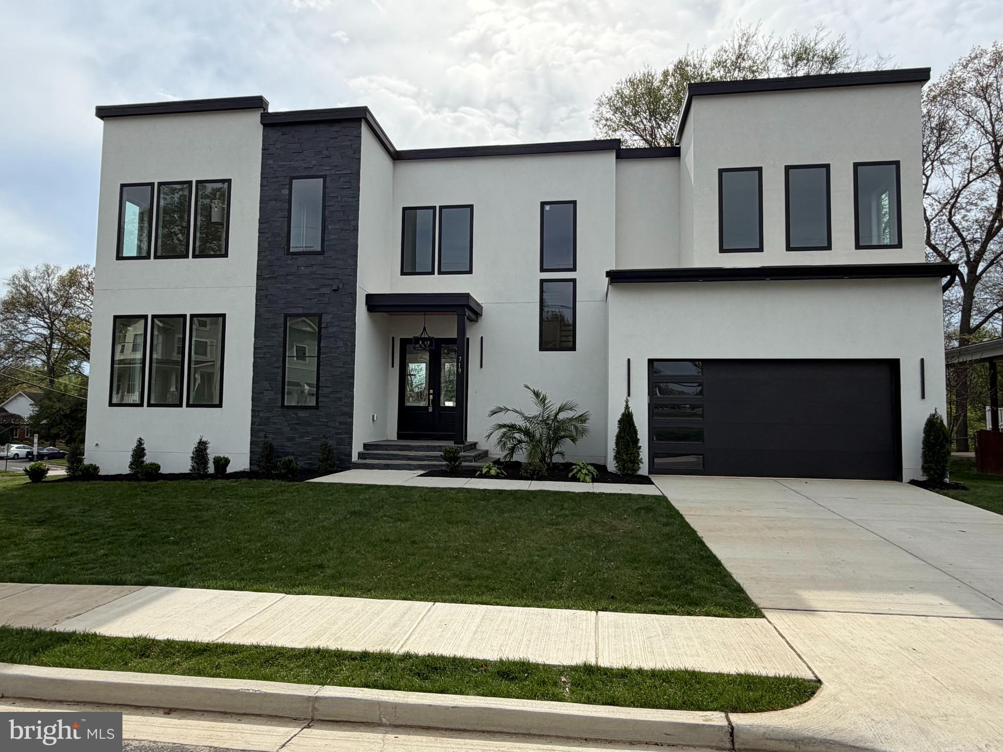 VIENNA WOODS - Residential