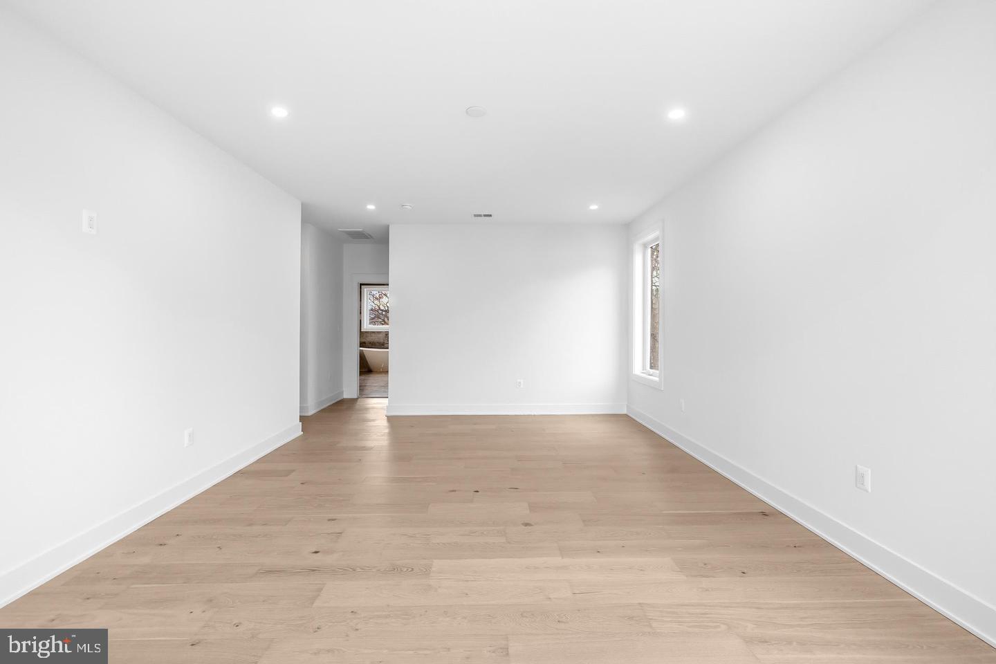 VIENNA WOODS - Residential