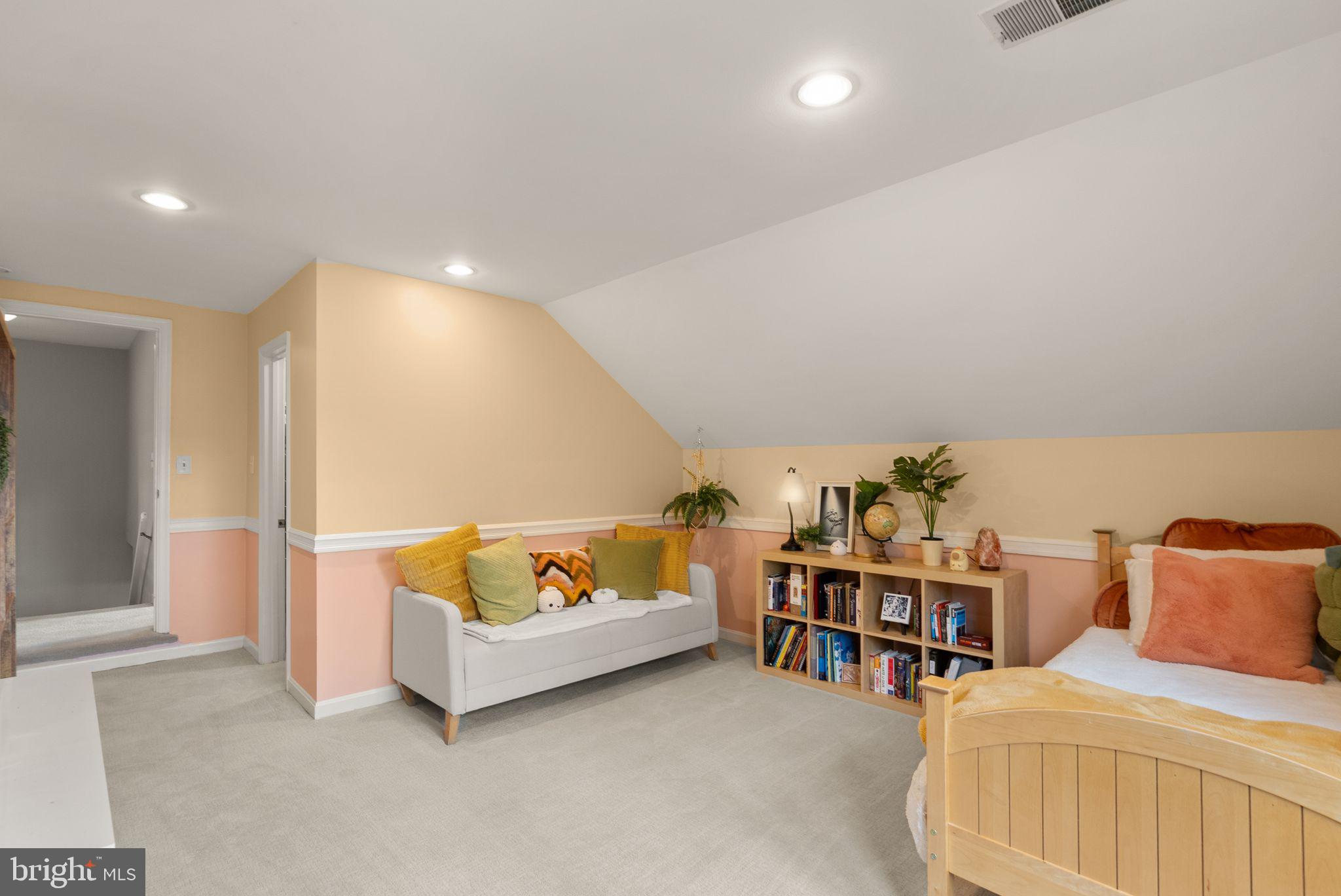 RESTON - Residential