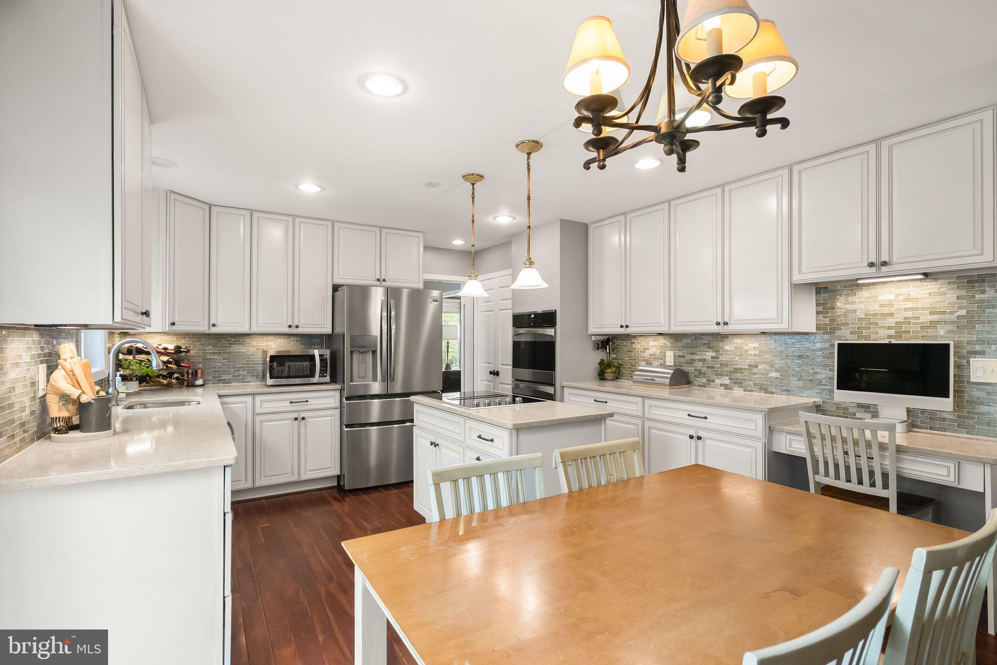 RESTON - Residential