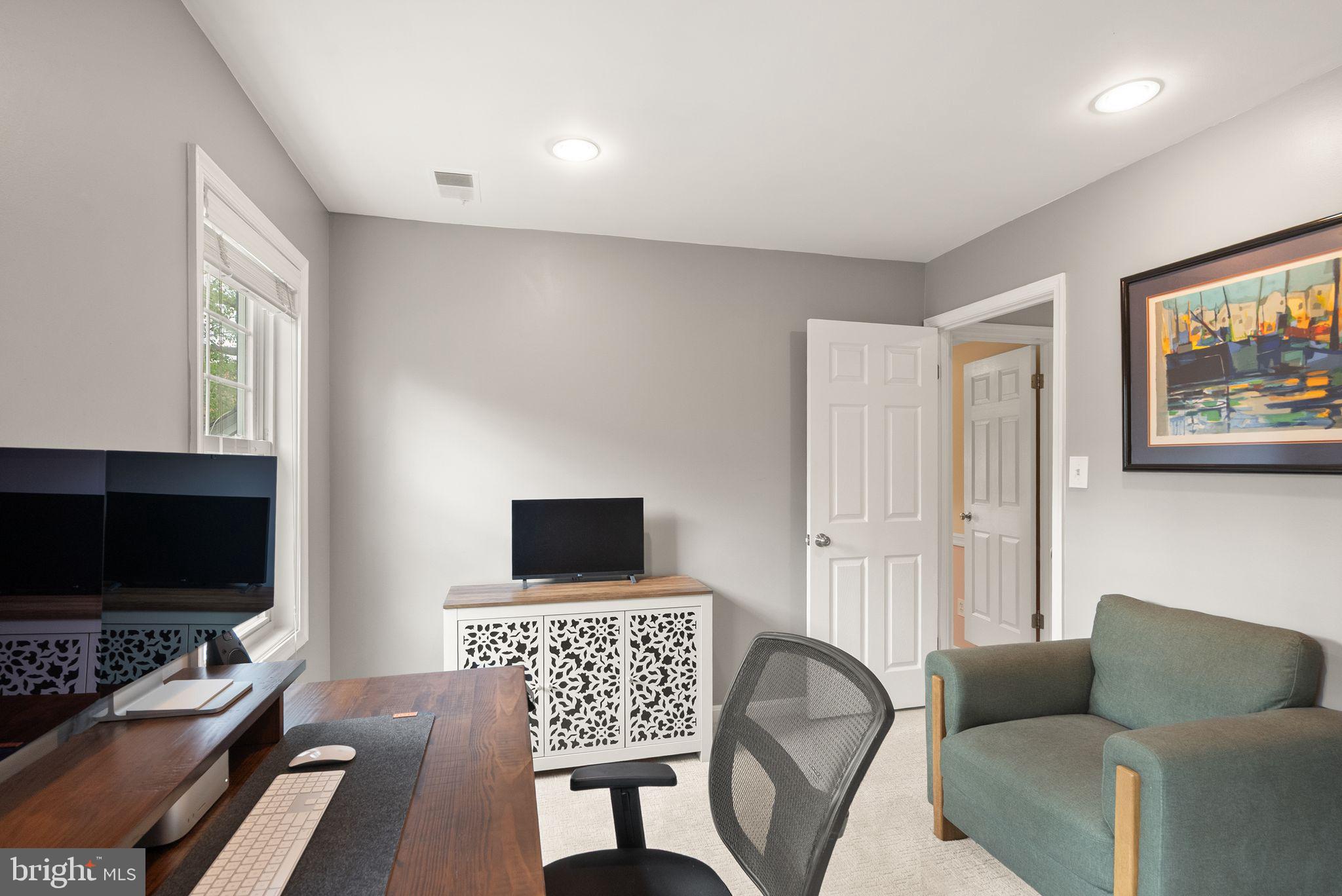 RESTON - Residential