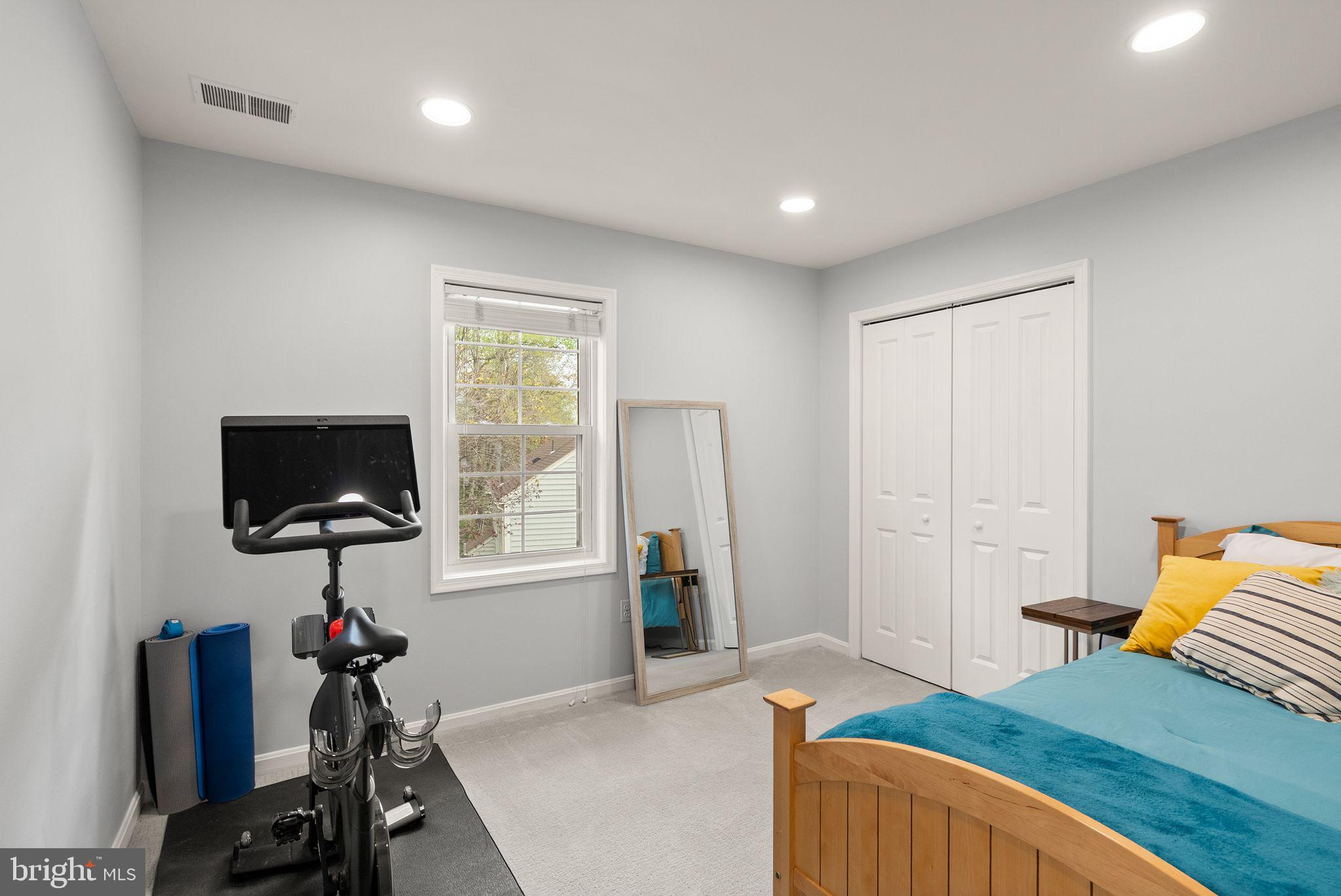 RESTON - Residential