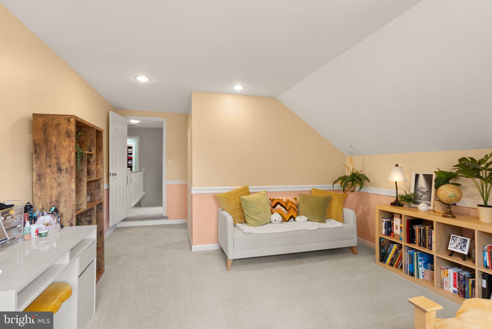 RESTON - Residential