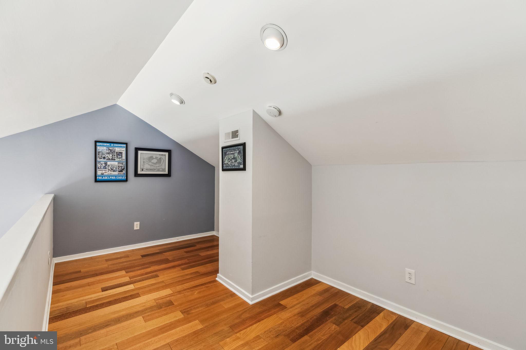 SOCIETY HILL - Residential