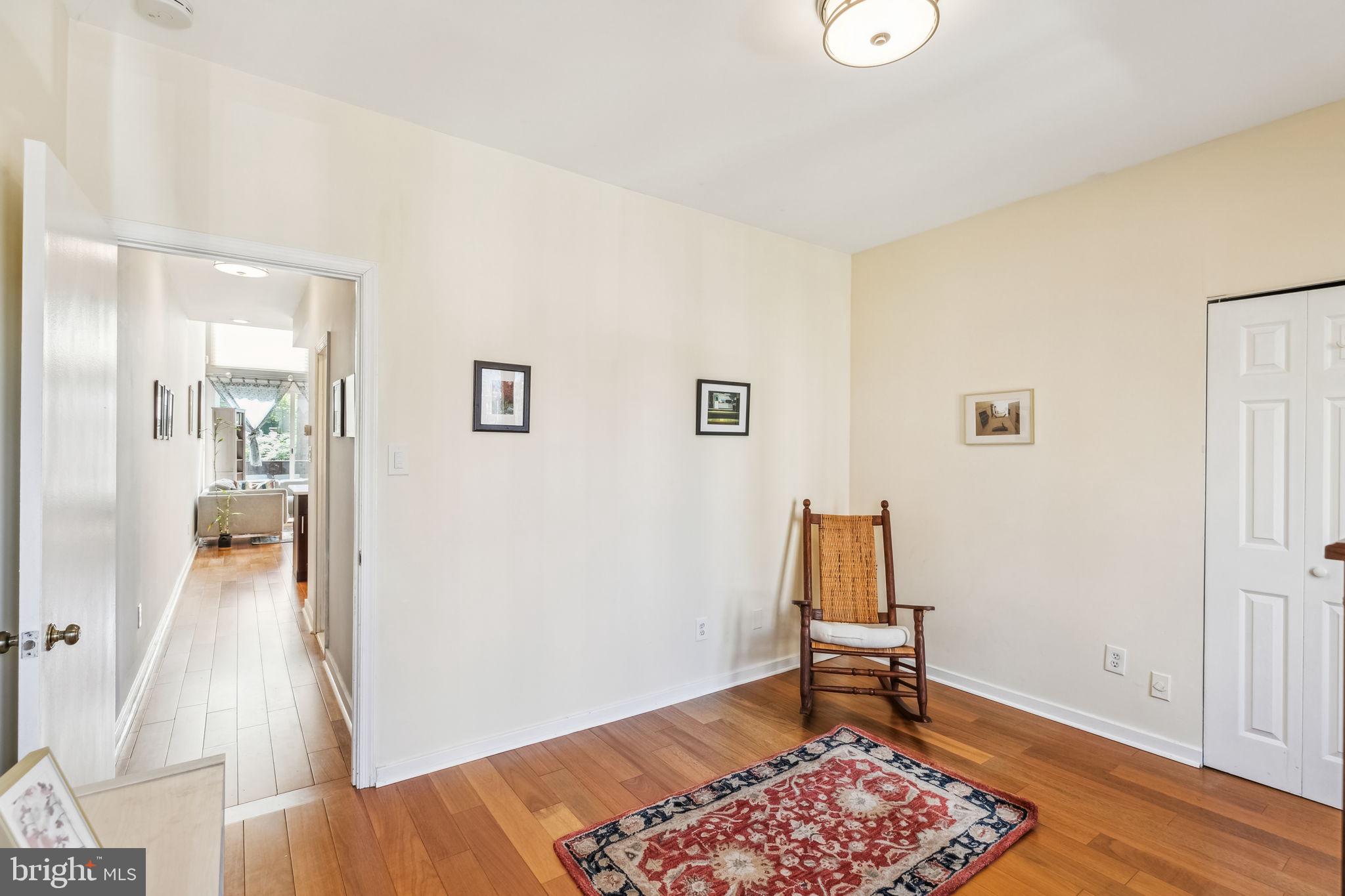 SOCIETY HILL - Residential