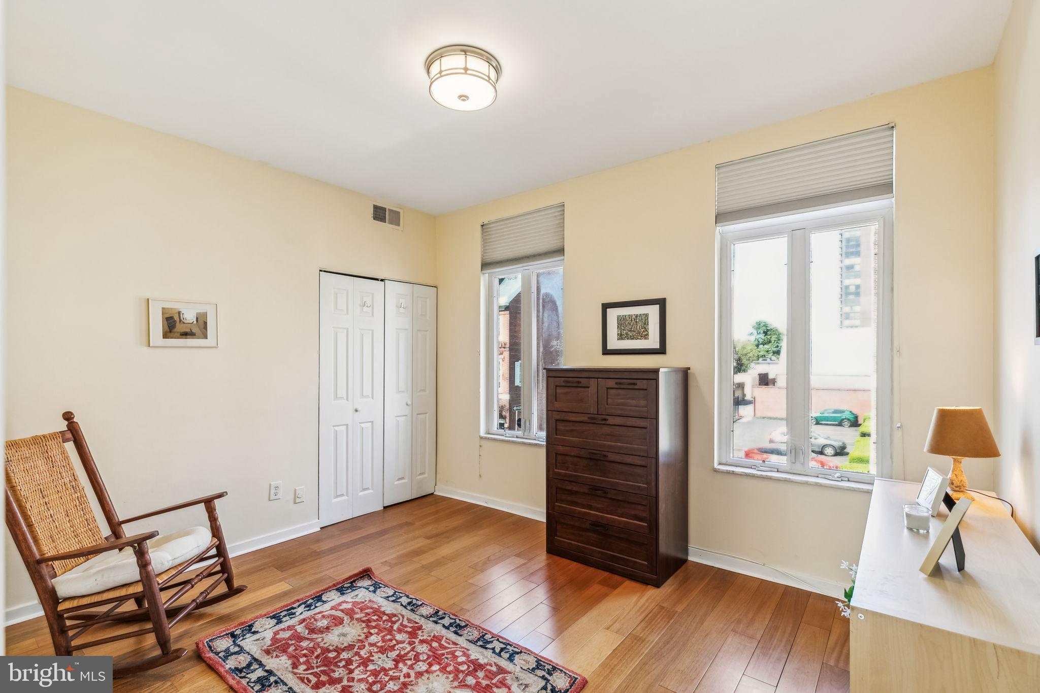 SOCIETY HILL - Residential