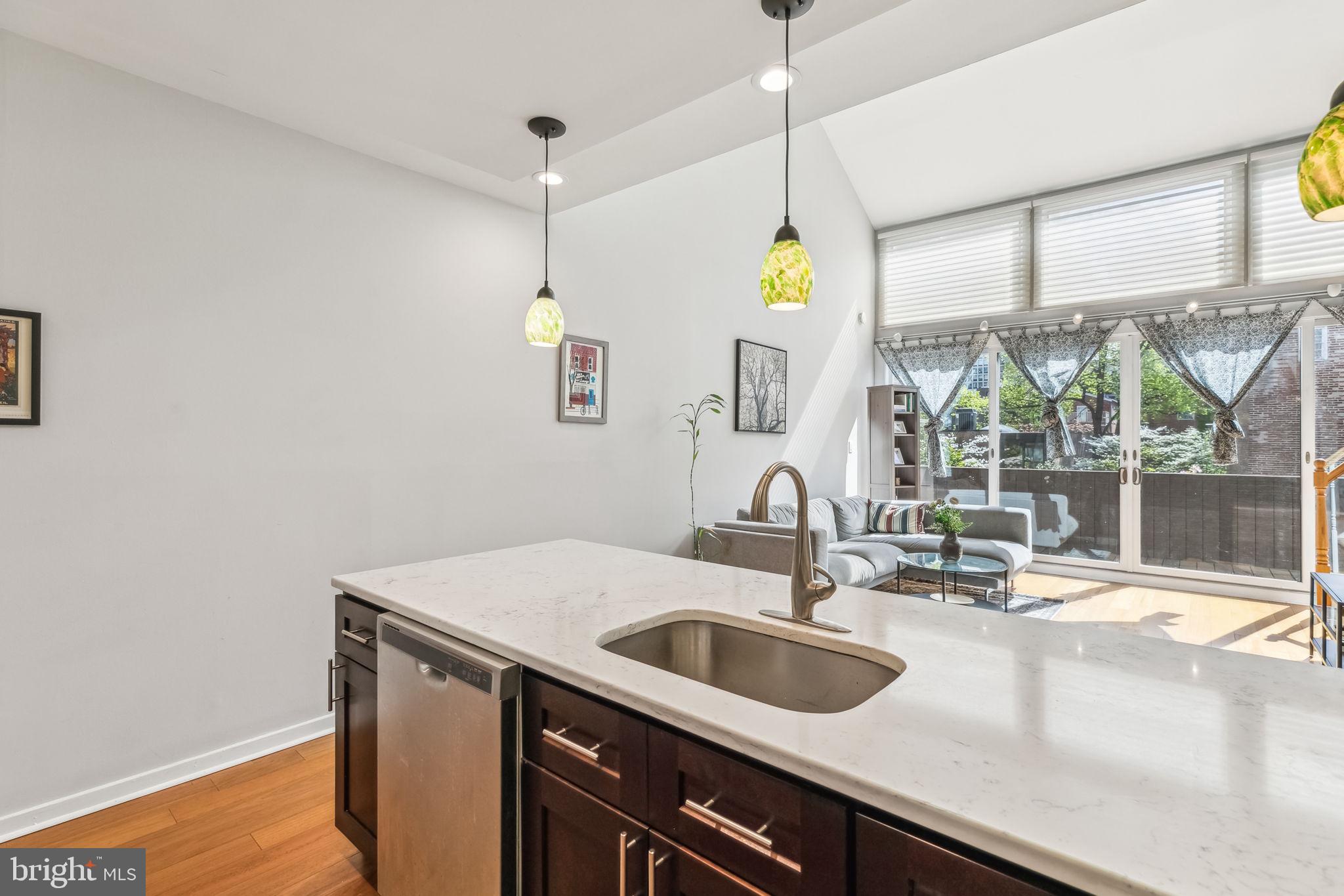 SOCIETY HILL - Residential