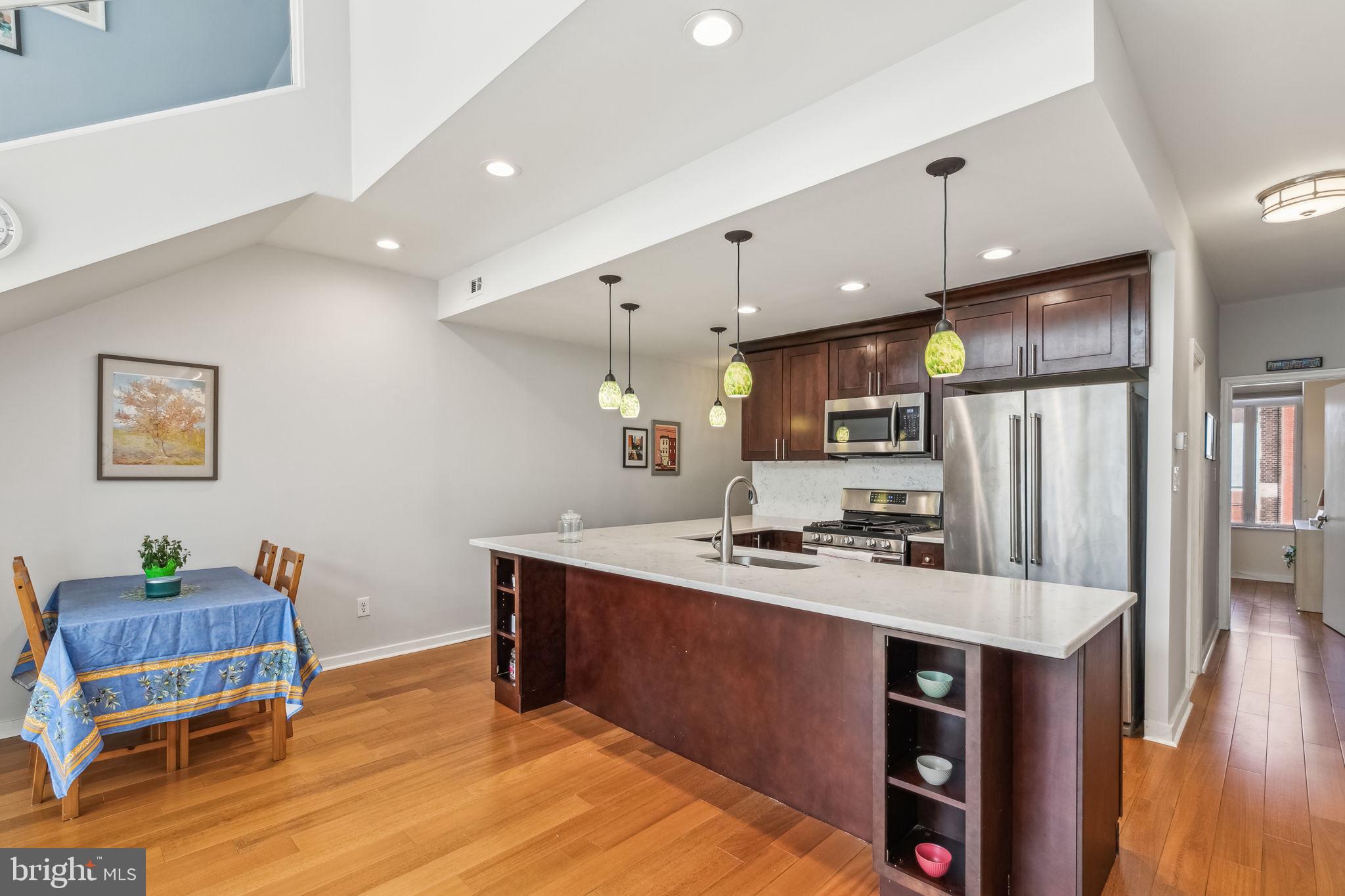 SOCIETY HILL - Residential