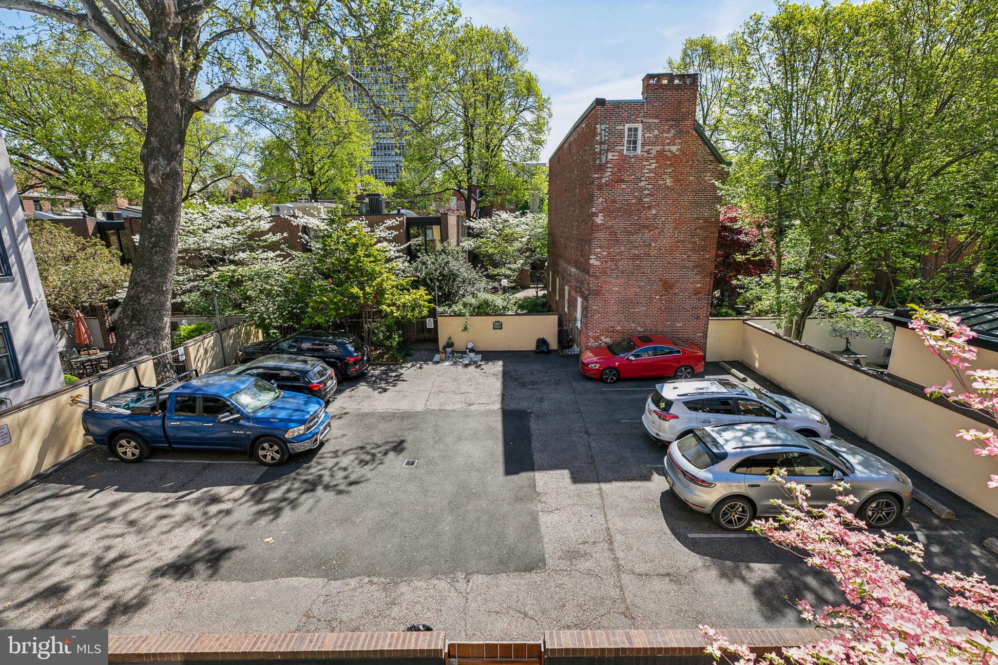 SOCIETY HILL - Residential