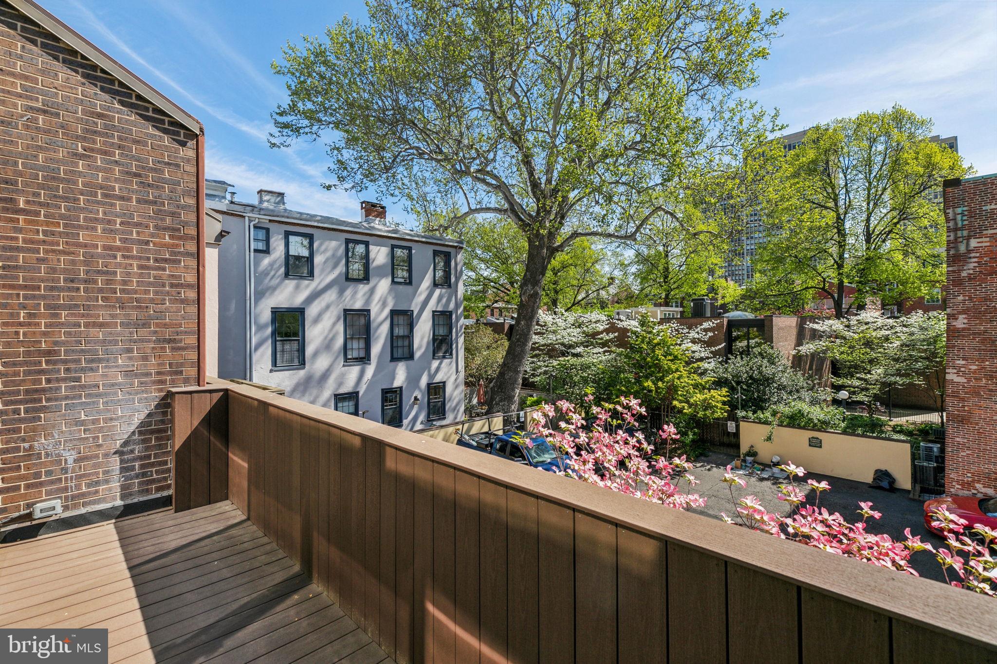 SOCIETY HILL - Residential