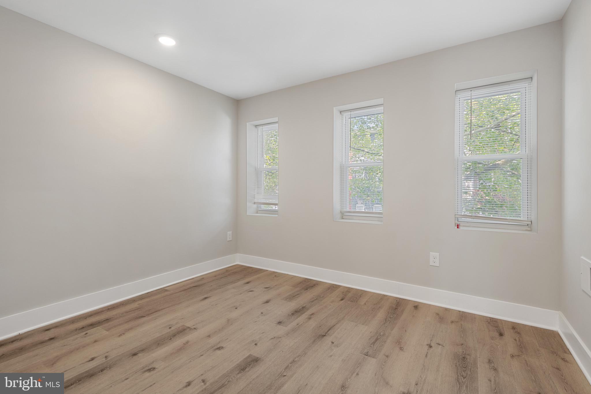 SANDTOWN-WINCHESTER - Residential