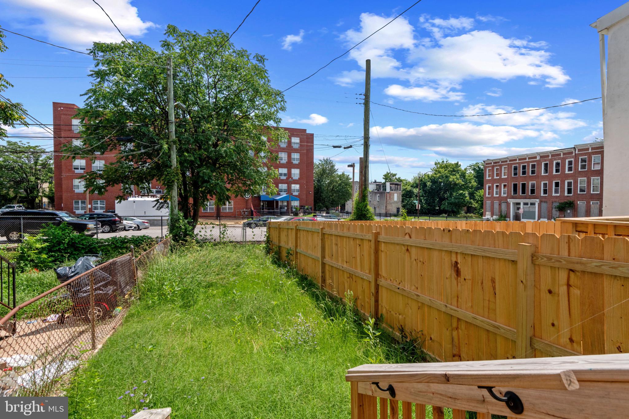 SANDTOWN-WINCHESTER - Residential