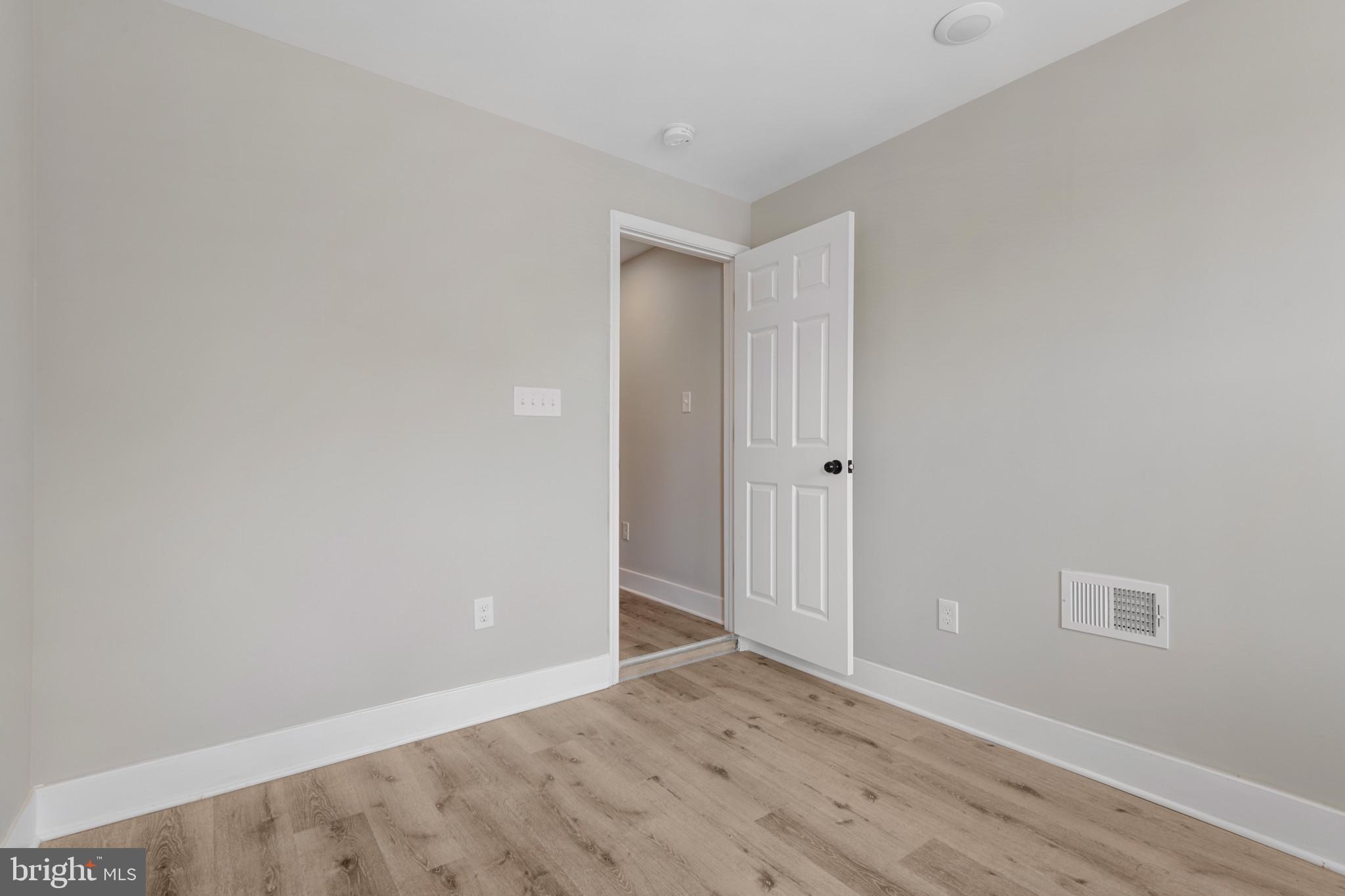 SANDTOWN-WINCHESTER - Residential