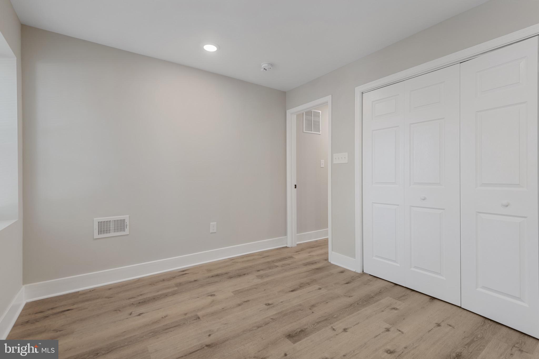 SANDTOWN-WINCHESTER - Residential