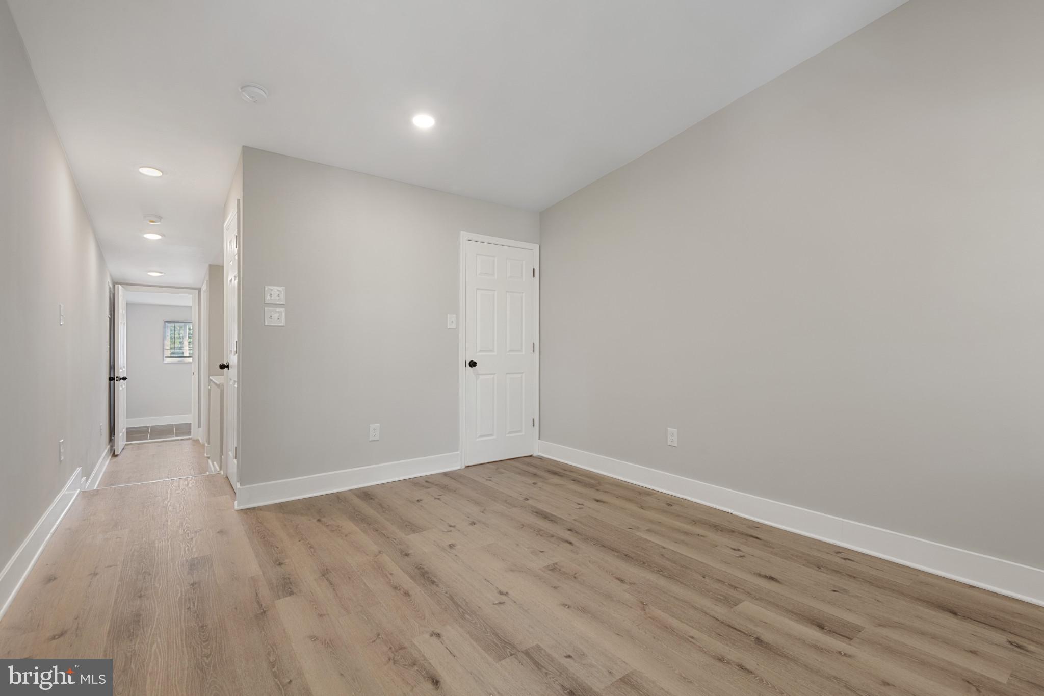 SANDTOWN-WINCHESTER - Residential