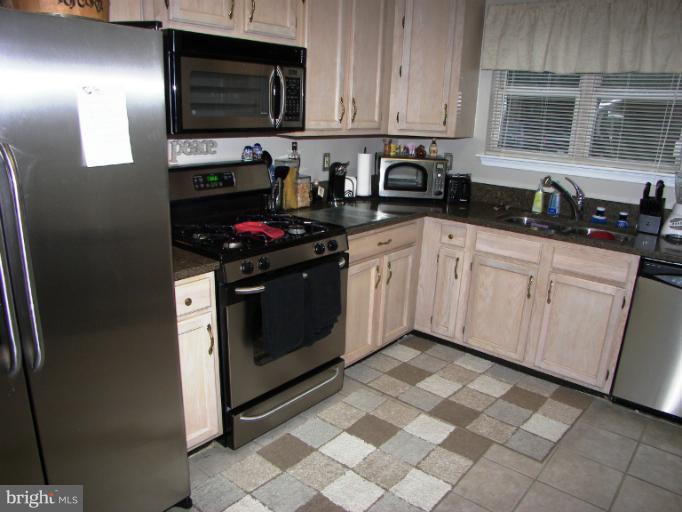 KINGSTOWNE - Residential Lease