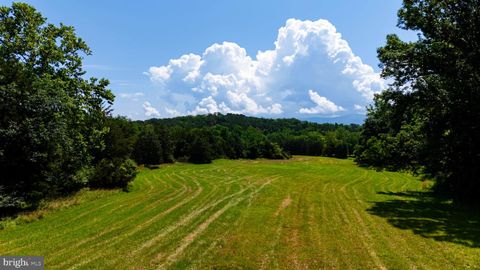 9 SHULER LANE STANLEY VA 22851