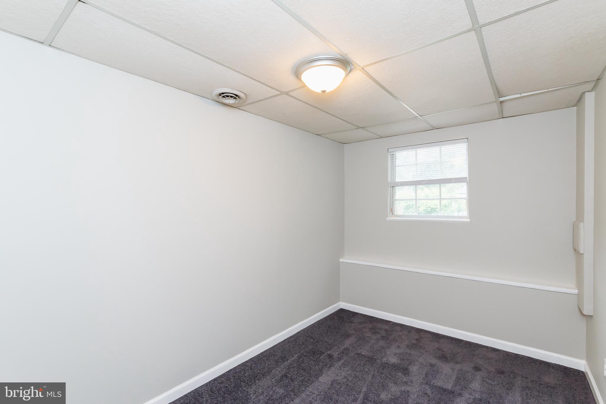 LAUREL WOODS - Residential