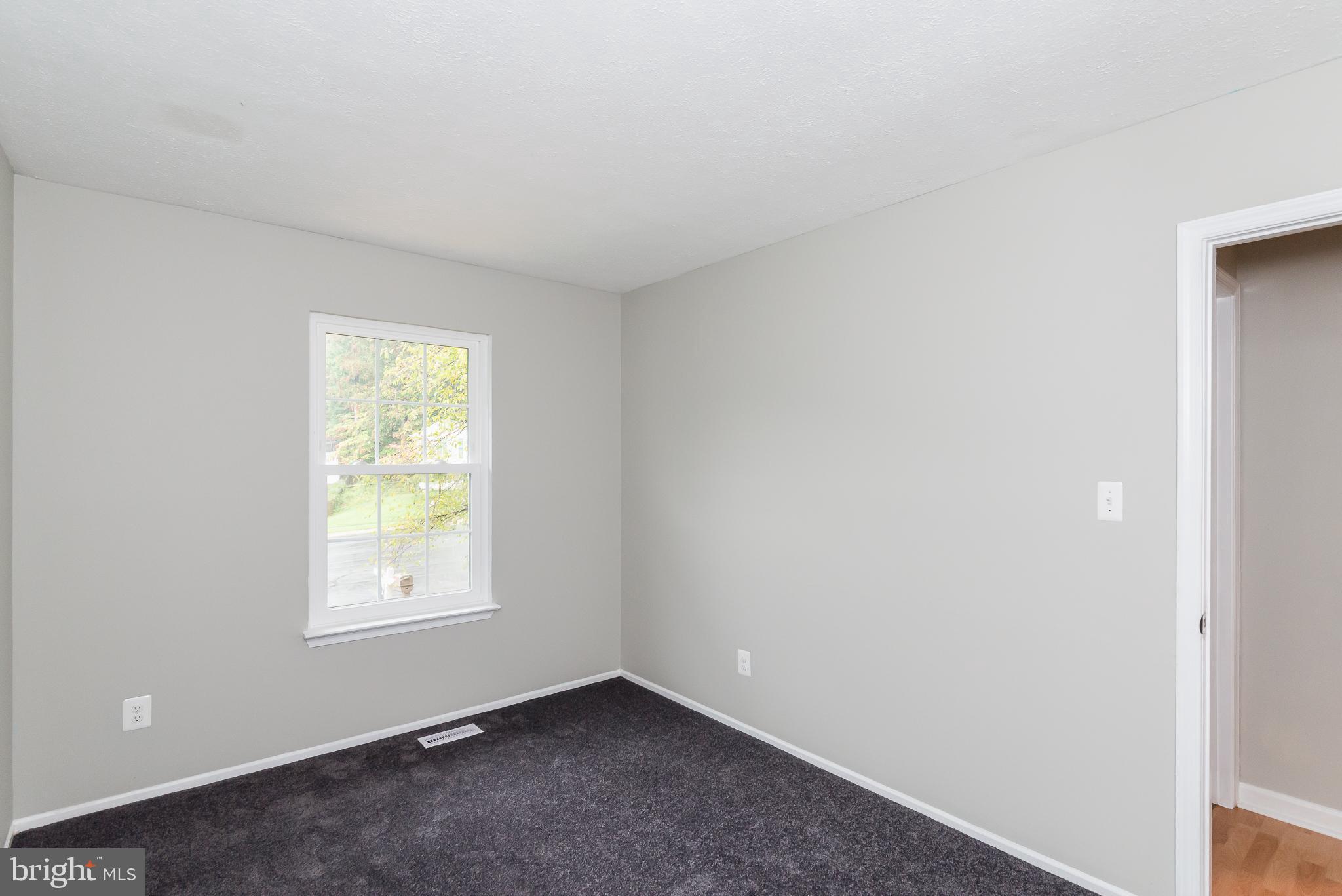 LAUREL WOODS - Residential