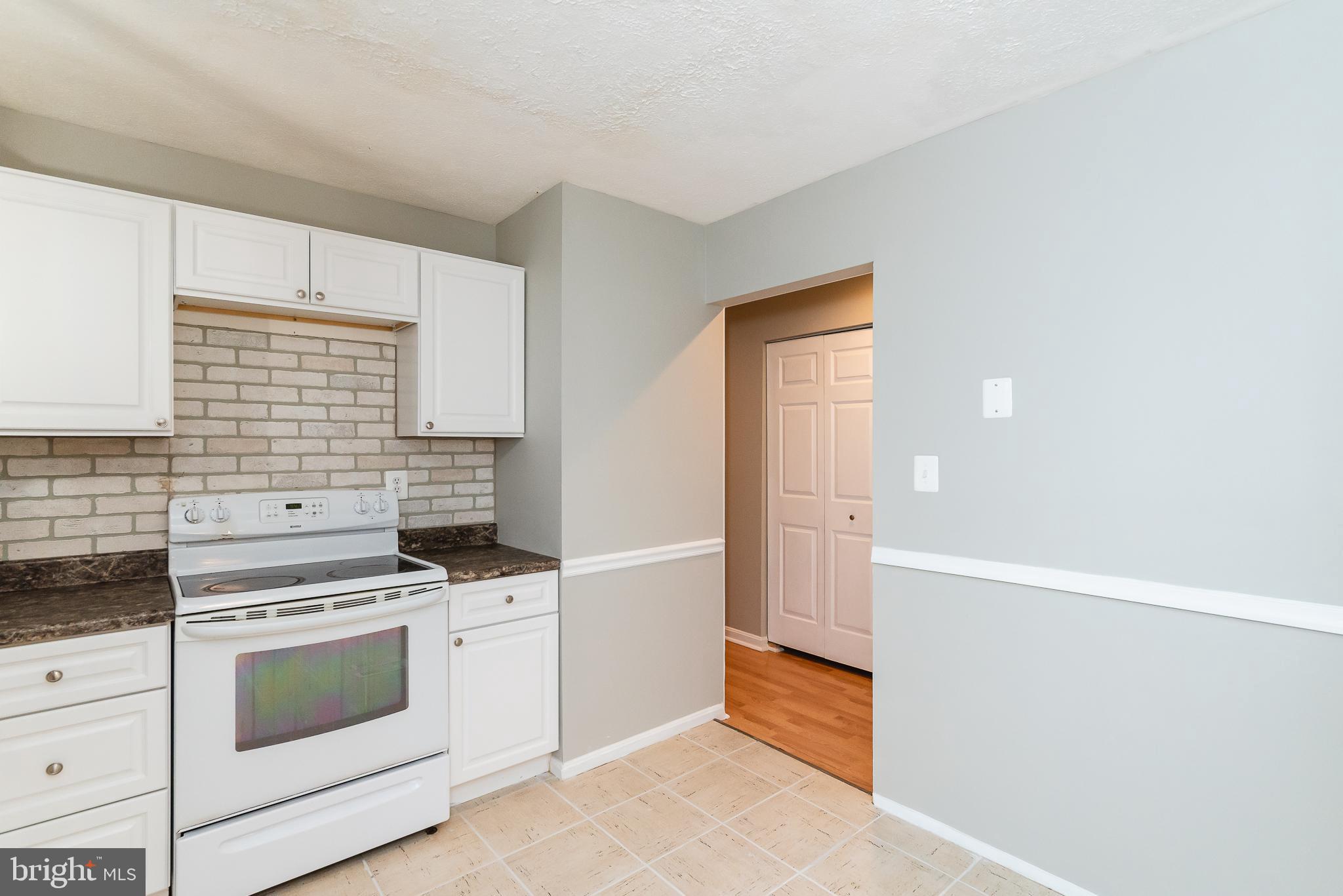 LAUREL WOODS - Residential