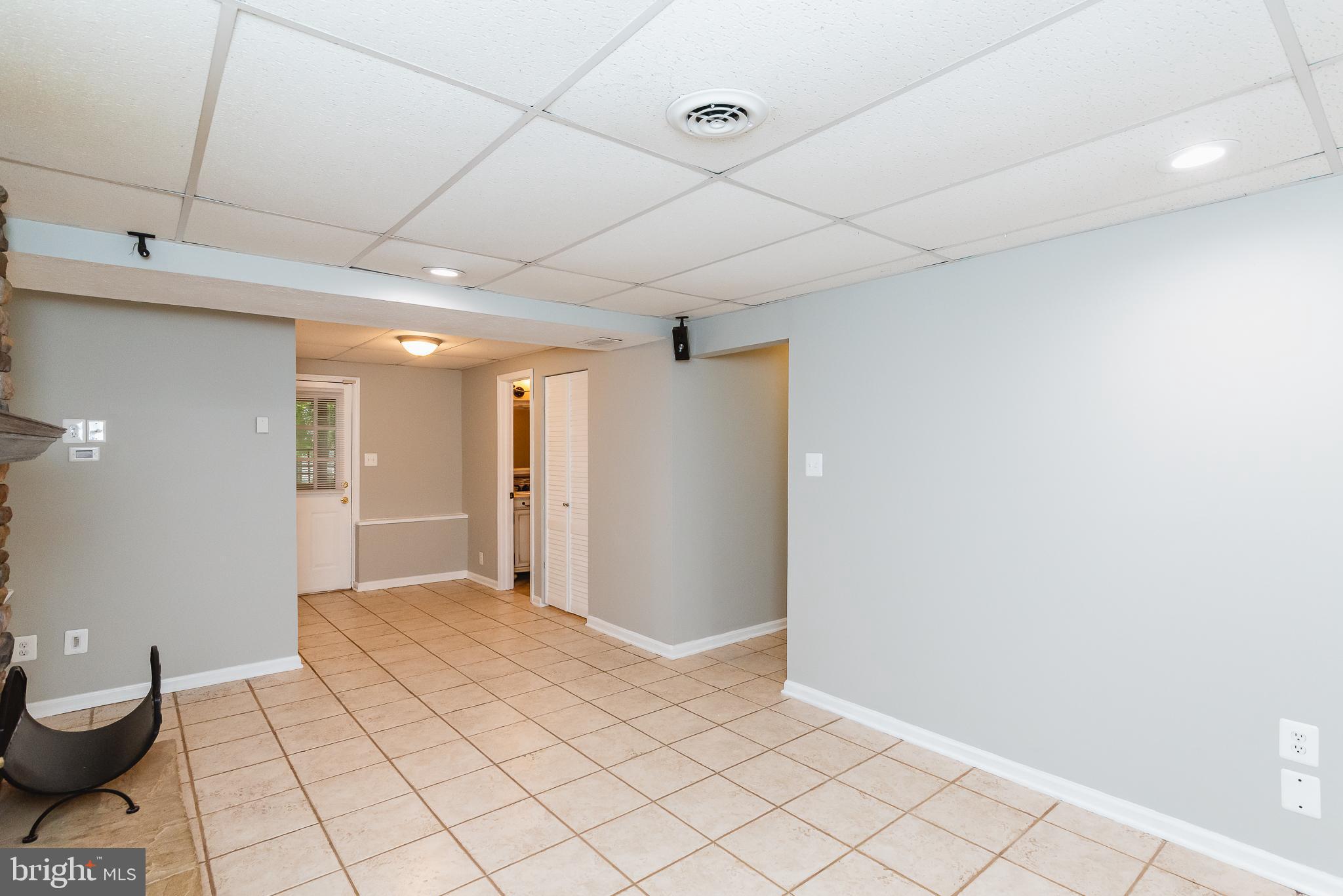 LAUREL WOODS - Residential