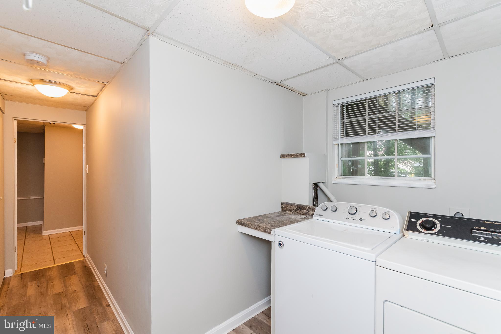 LAUREL WOODS - Residential