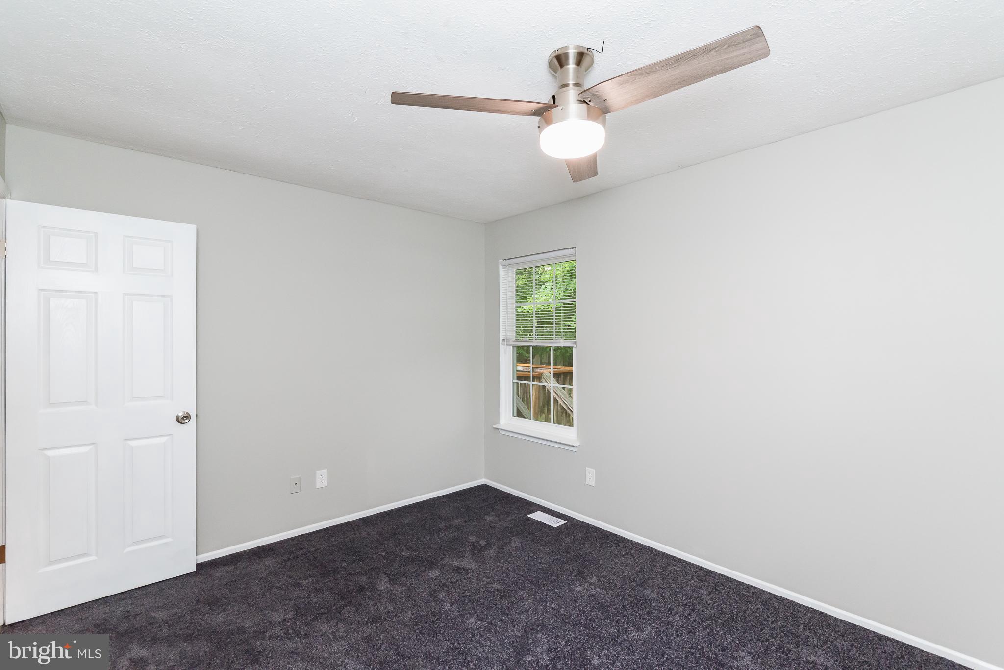 LAUREL WOODS - Residential