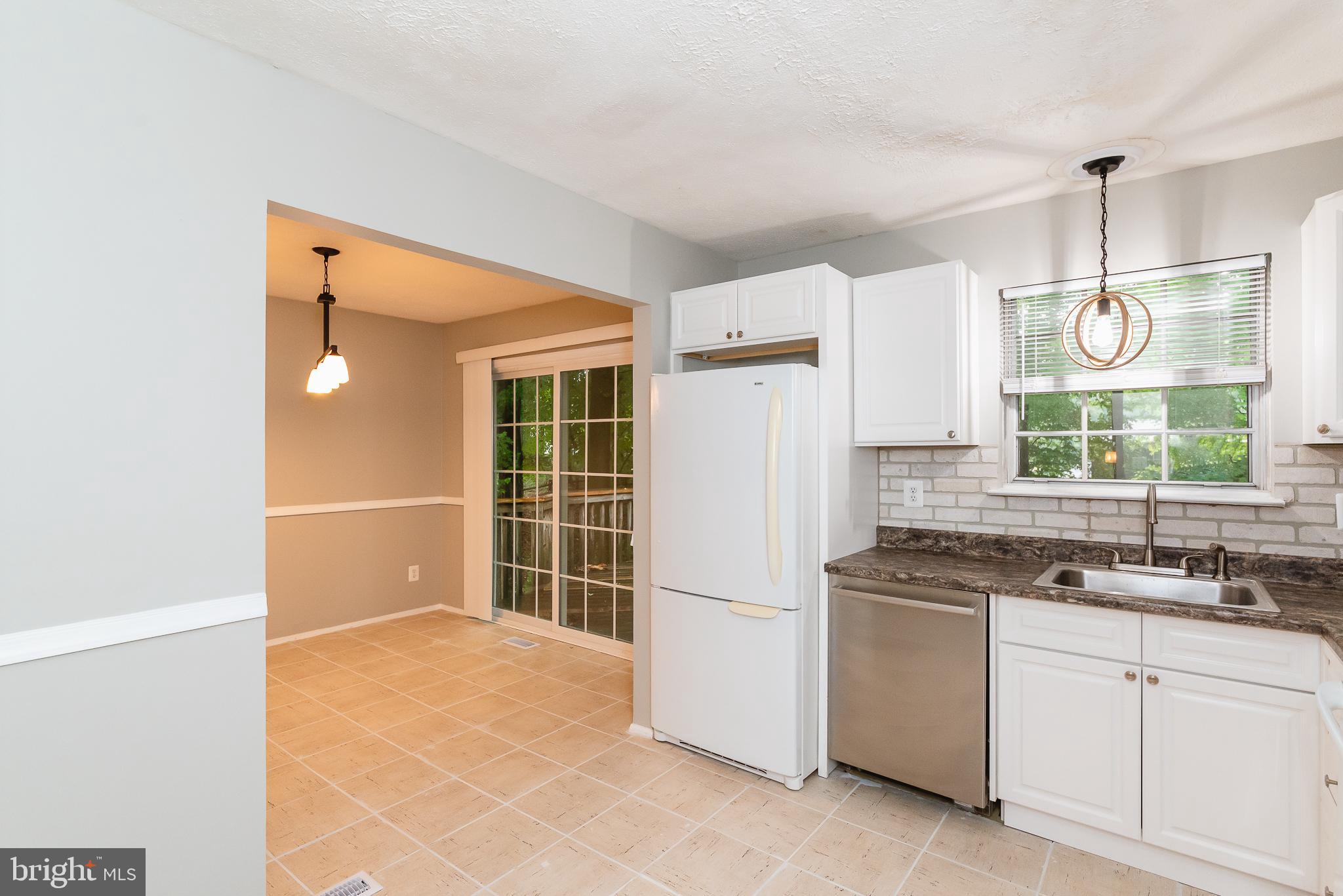 LAUREL WOODS - Residential