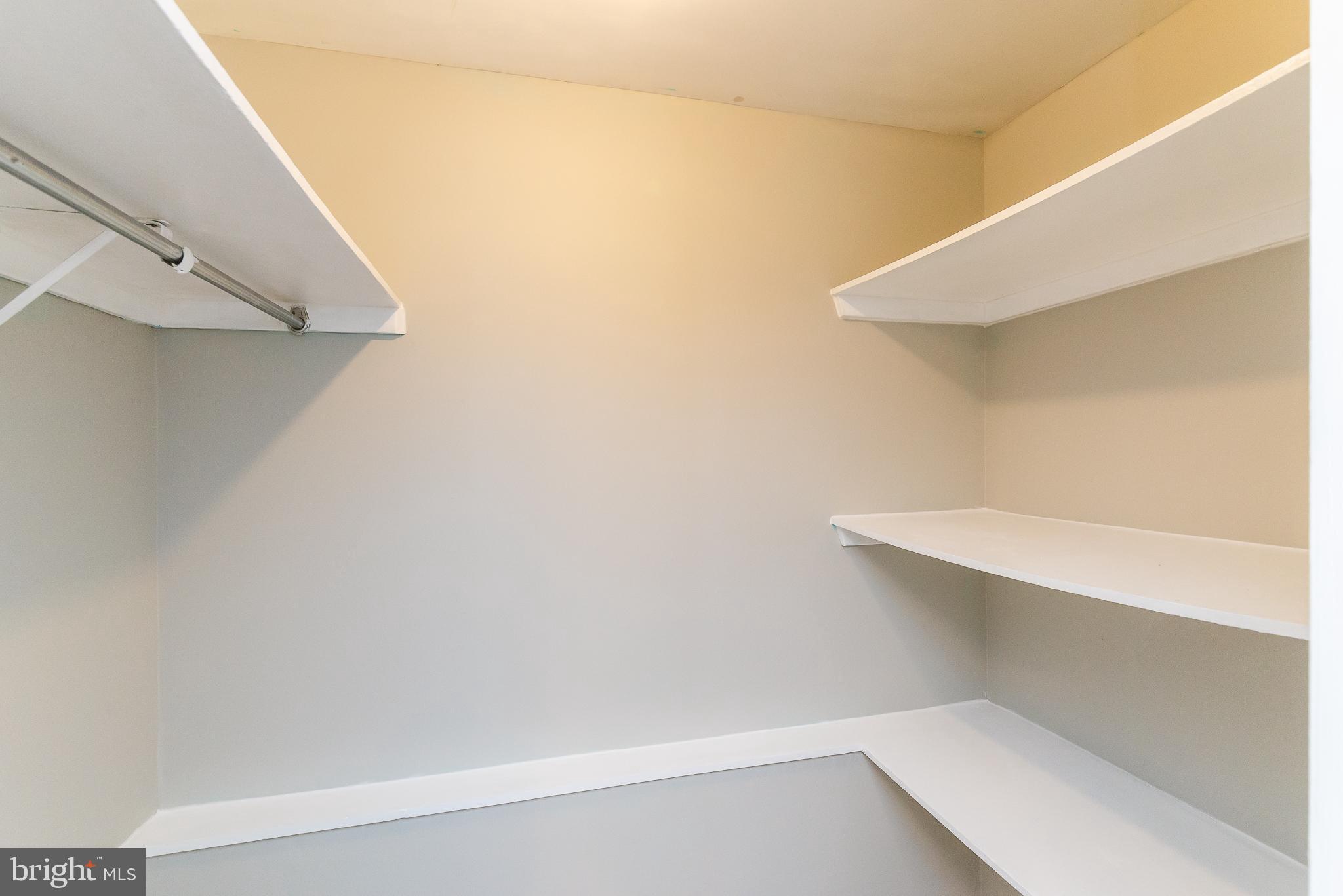 LAUREL WOODS - Residential