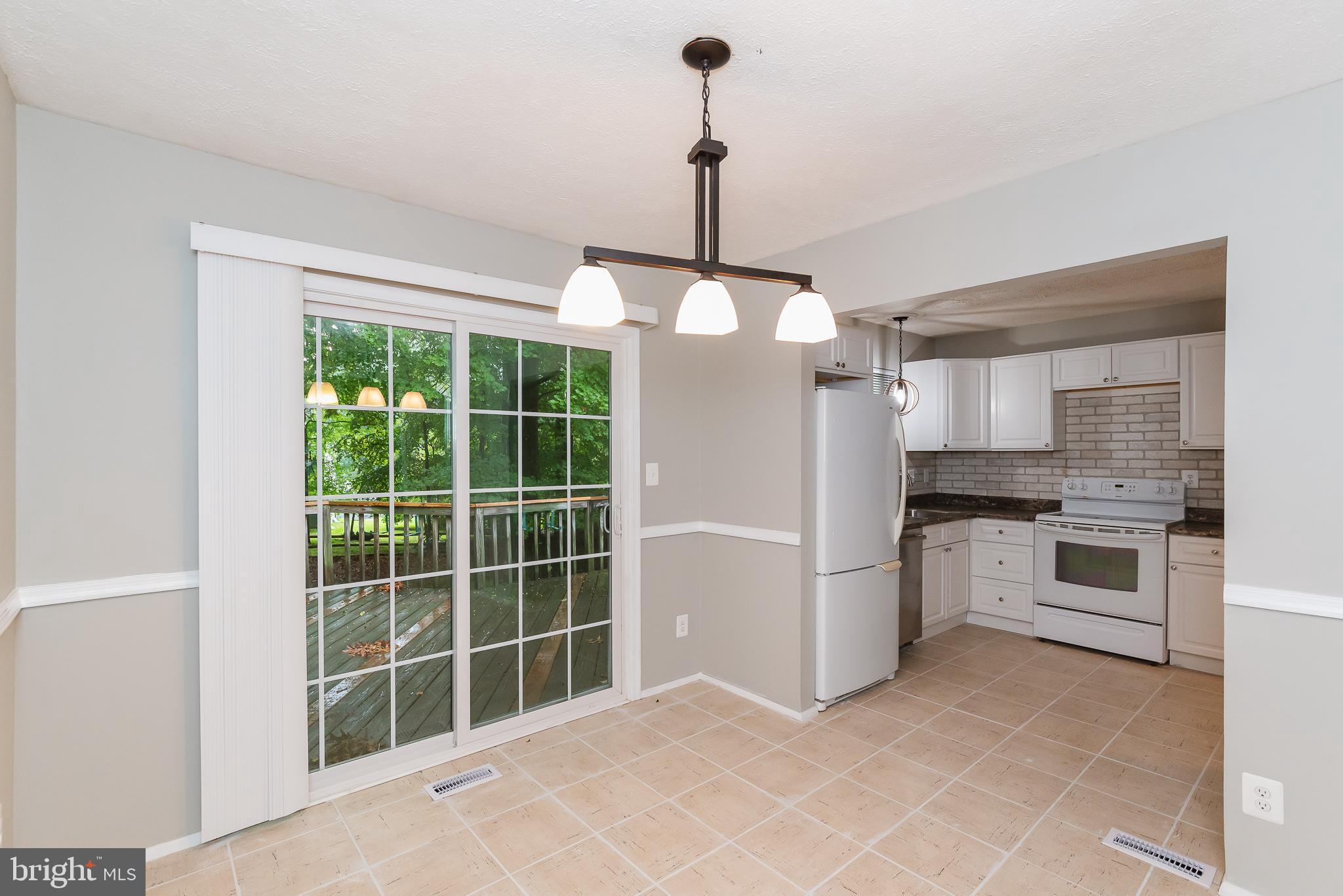 LAUREL WOODS - Residential