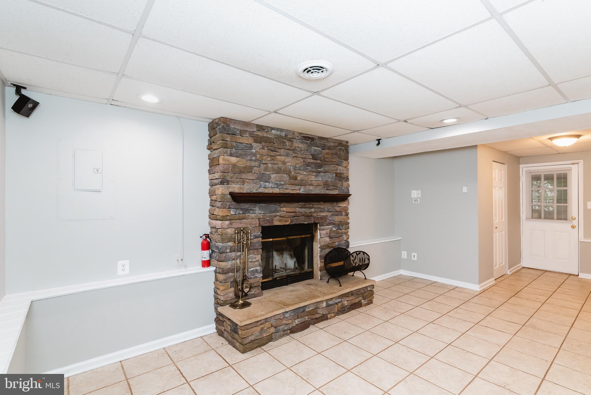 LAUREL WOODS - Residential