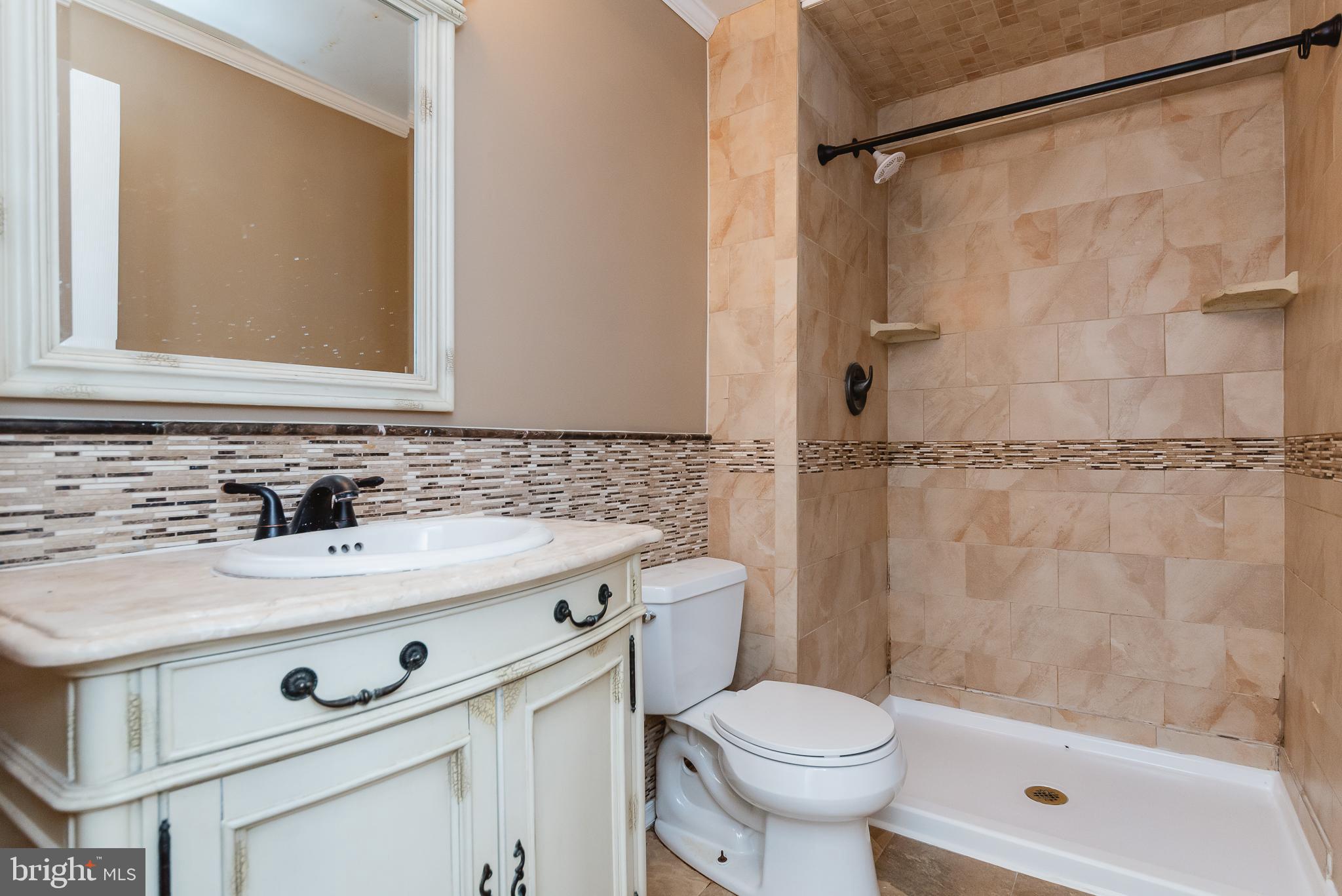 LAUREL WOODS - Residential