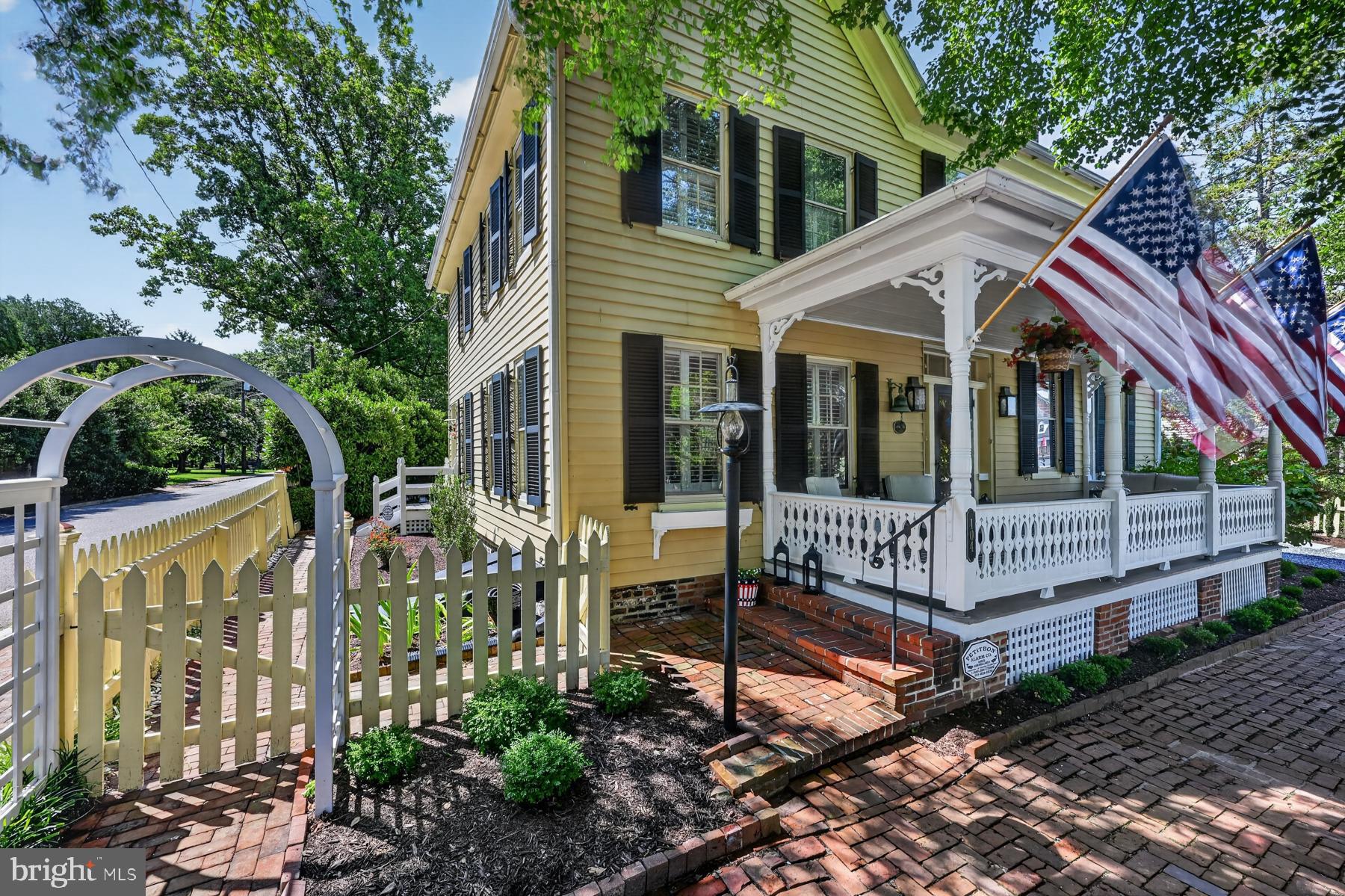 104 MULBERRY STREET