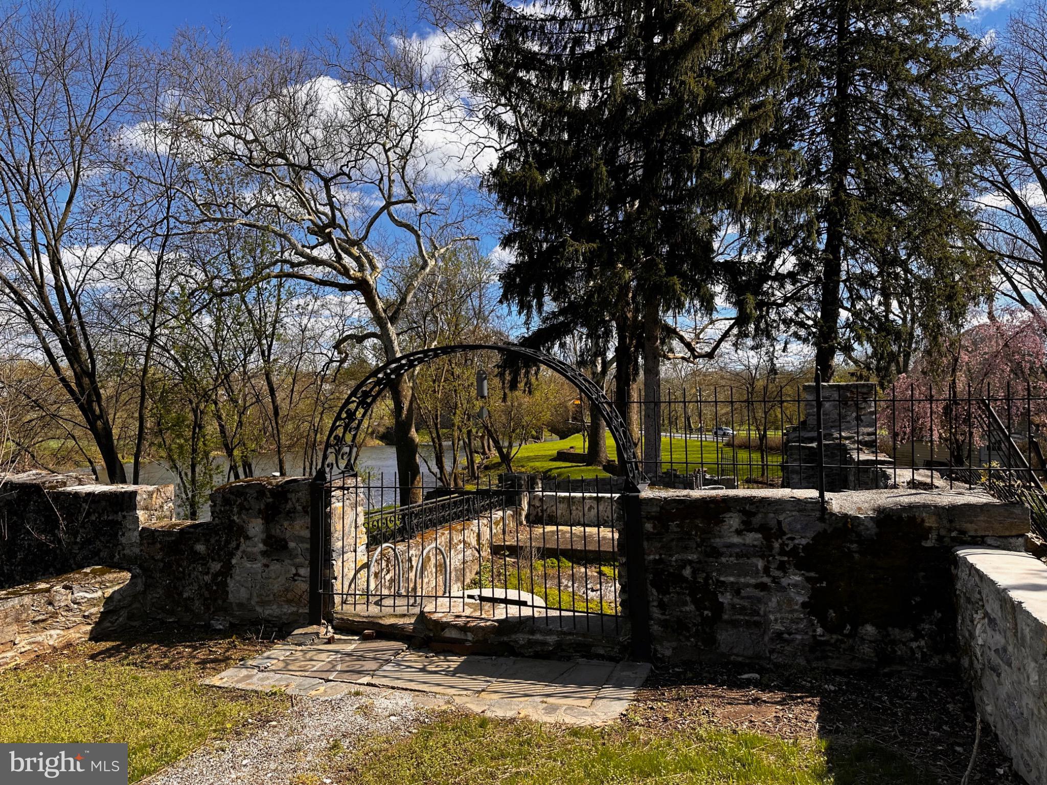 MONDAMIN FARMS - Residential