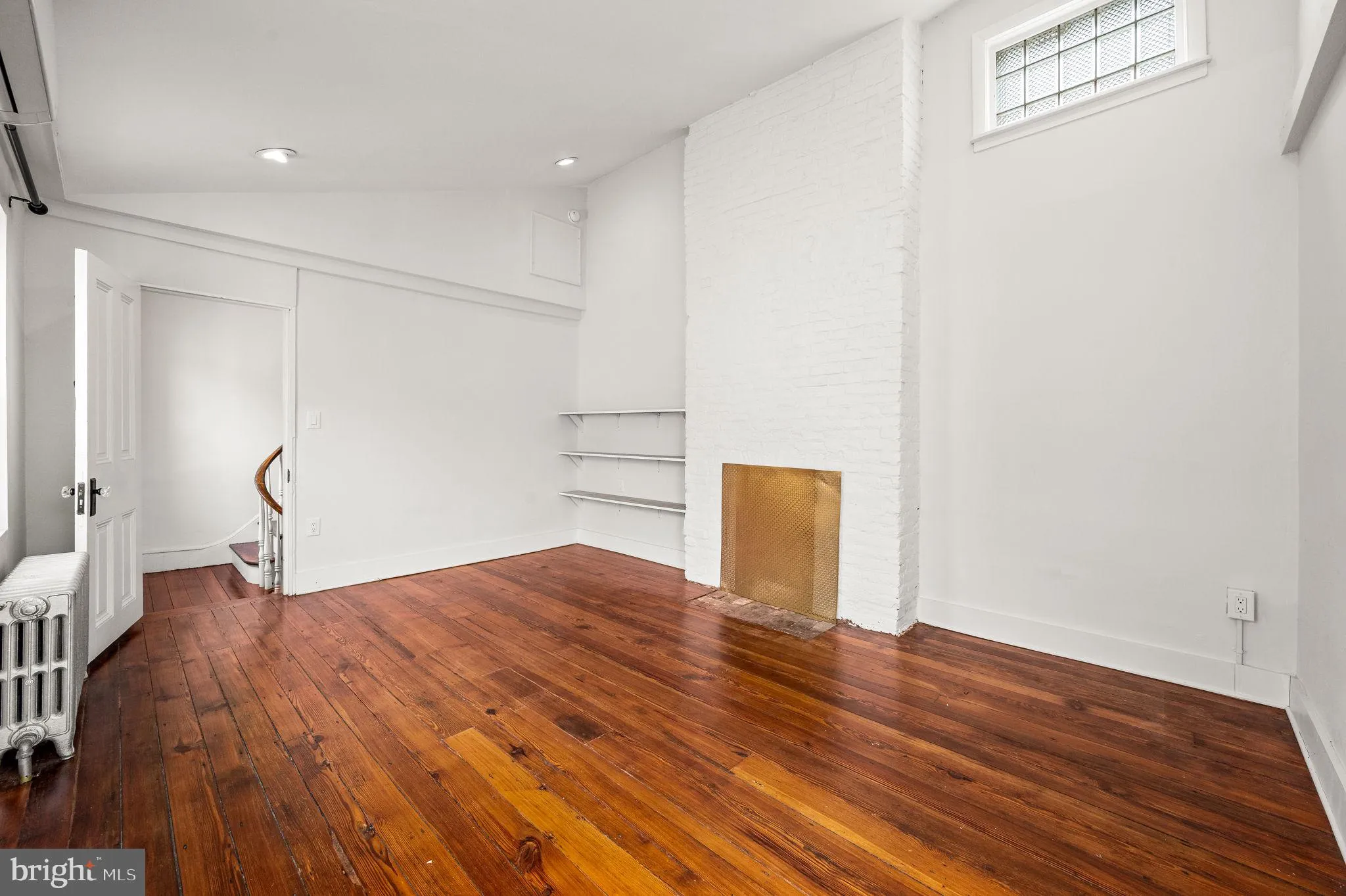 Philadelphia, Pennsylvania 19123, United States, 4 Bedrooms Bedrooms, ,4 BathroomsBathrooms,Residential,Pending,43724