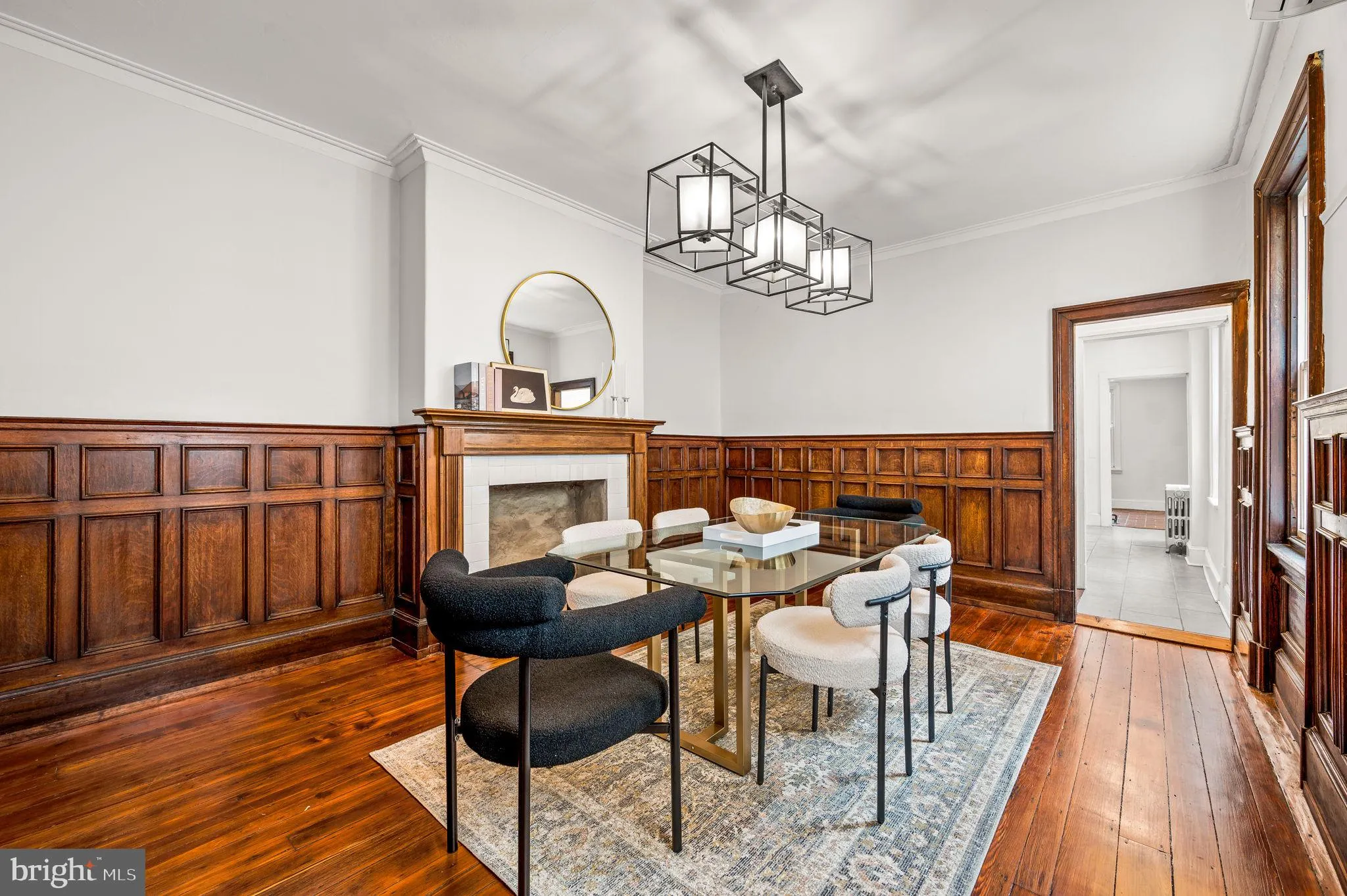 Philadelphia, Pennsylvania 19123, United States, 4 Bedrooms Bedrooms, ,4 BathroomsBathrooms,Residential,Pending,43724