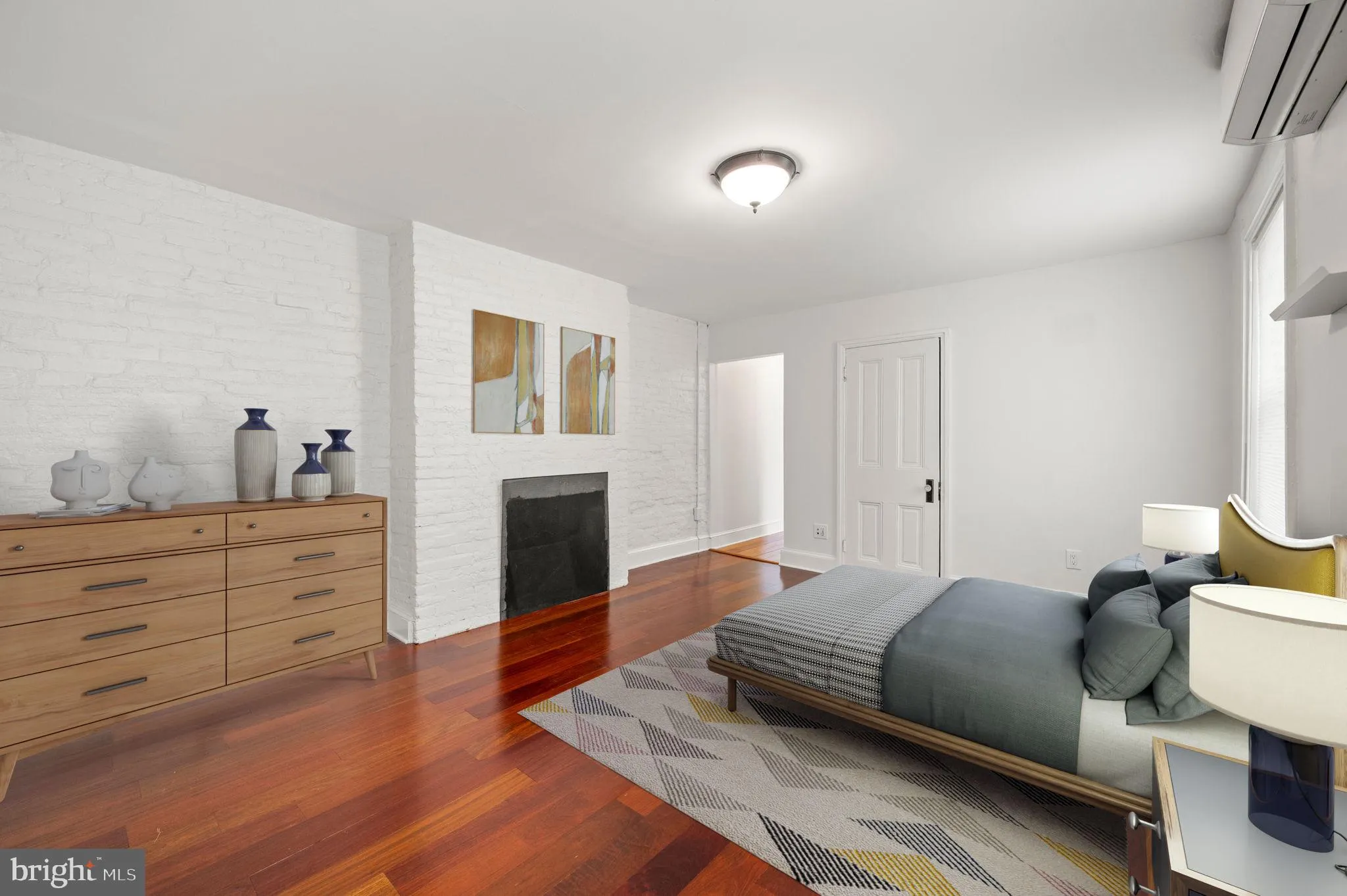 Philadelphia, Pennsylvania 19123, United States, 4 Bedrooms Bedrooms, ,4 BathroomsBathrooms,Residential,Pending,43724