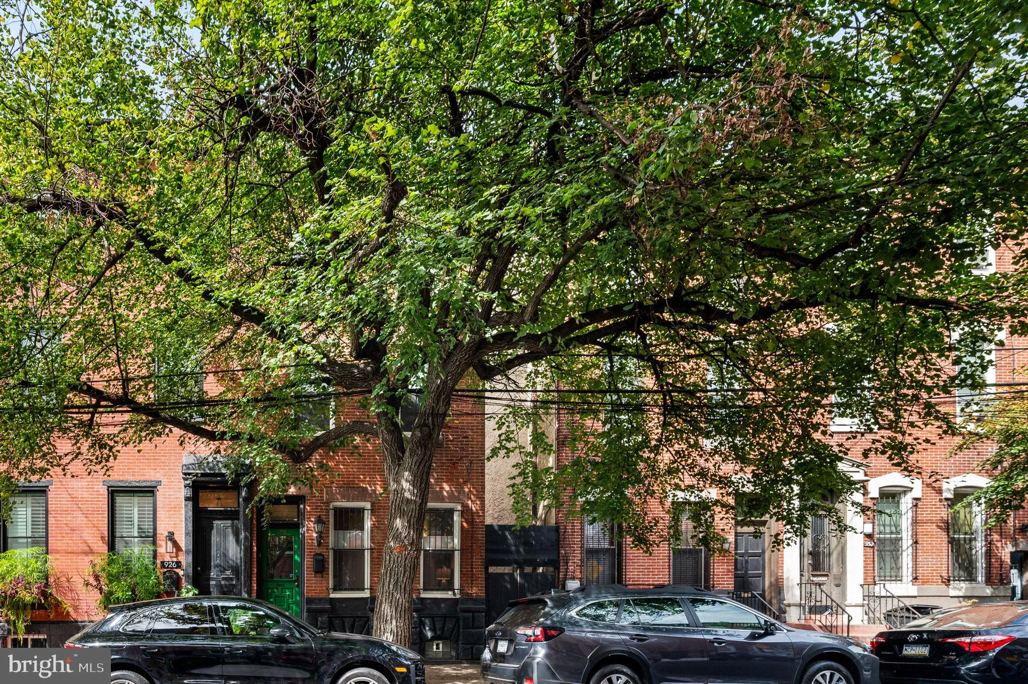 Philadelphia, Pennsylvania 19123, United States, 4 Bedrooms Bedrooms, ,4 BathroomsBathrooms,Residential,Pending,43724