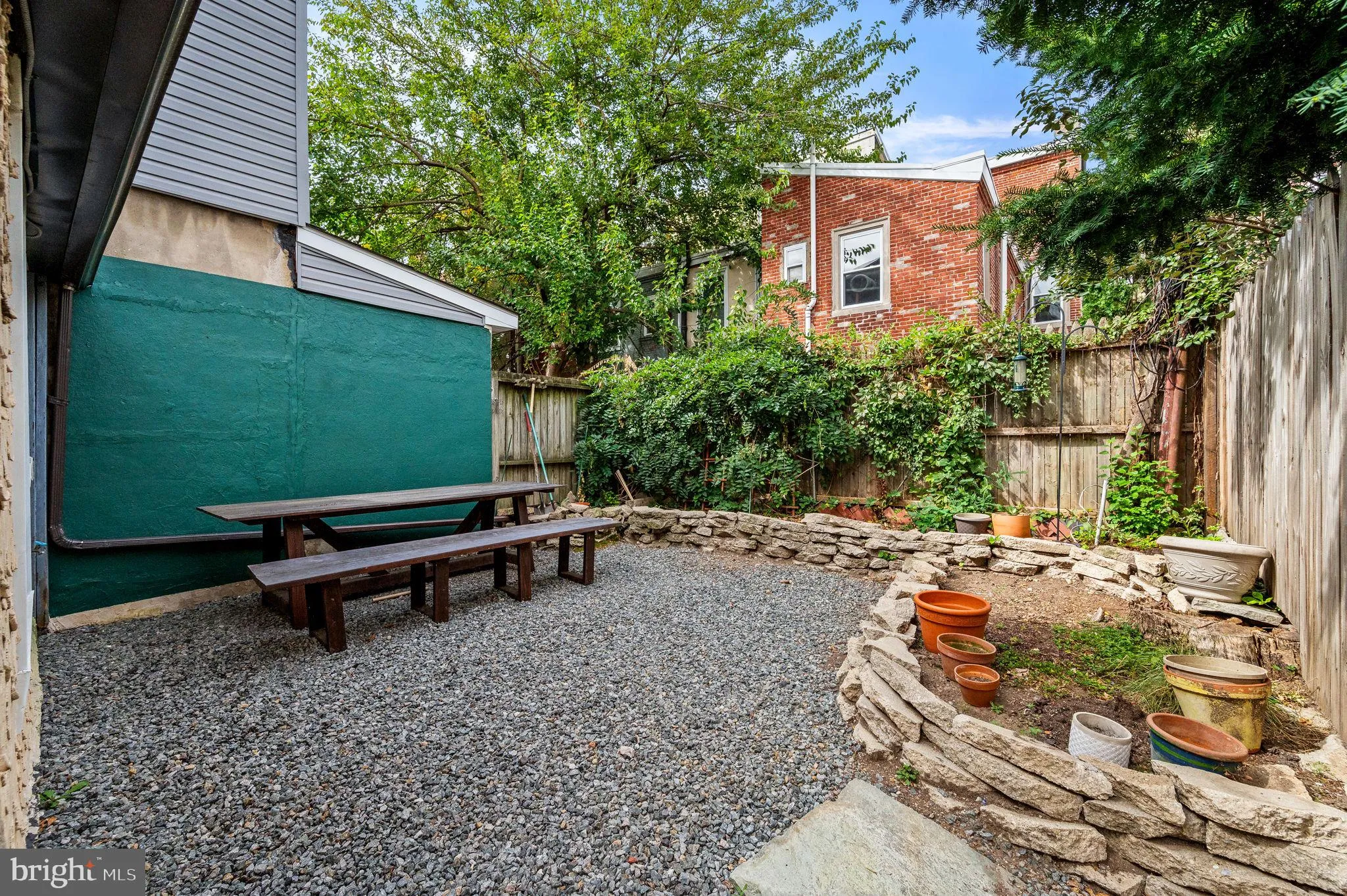 Philadelphia, Pennsylvania 19123, United States, 4 Bedrooms Bedrooms, ,4 BathroomsBathrooms,Residential,Pending,43724