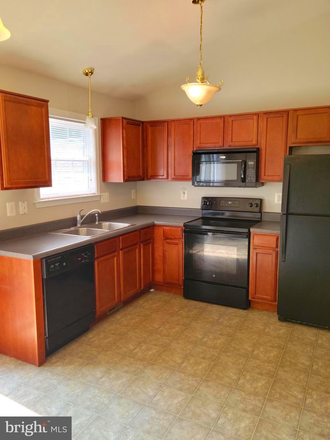 LAKE LAND OR - Residential Lease