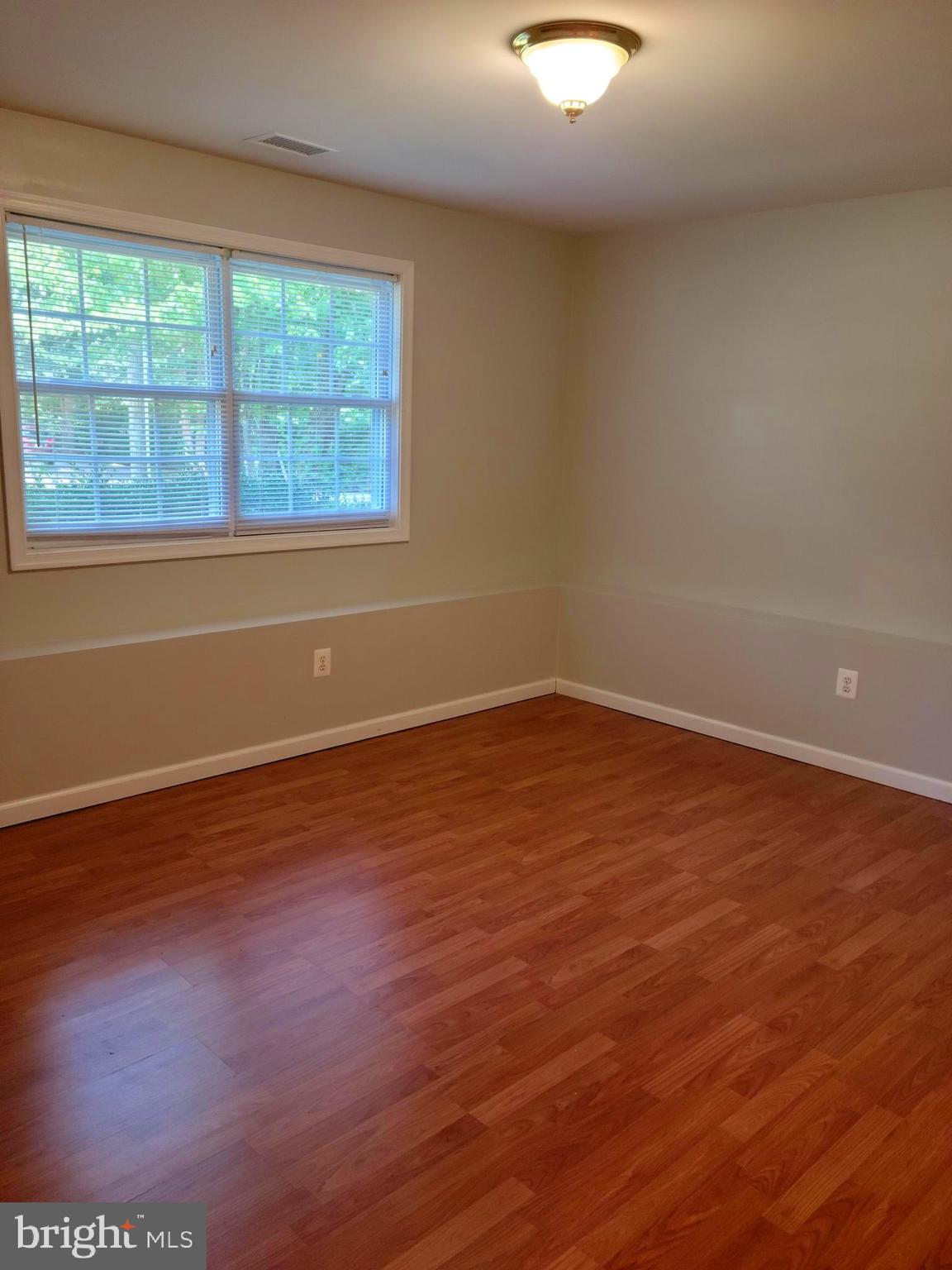 LAKE LAND OR - Residential Lease