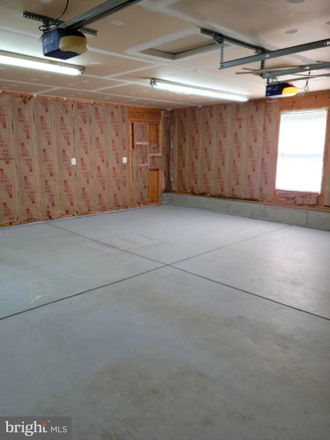 LAKE LAND OR - Residential Lease