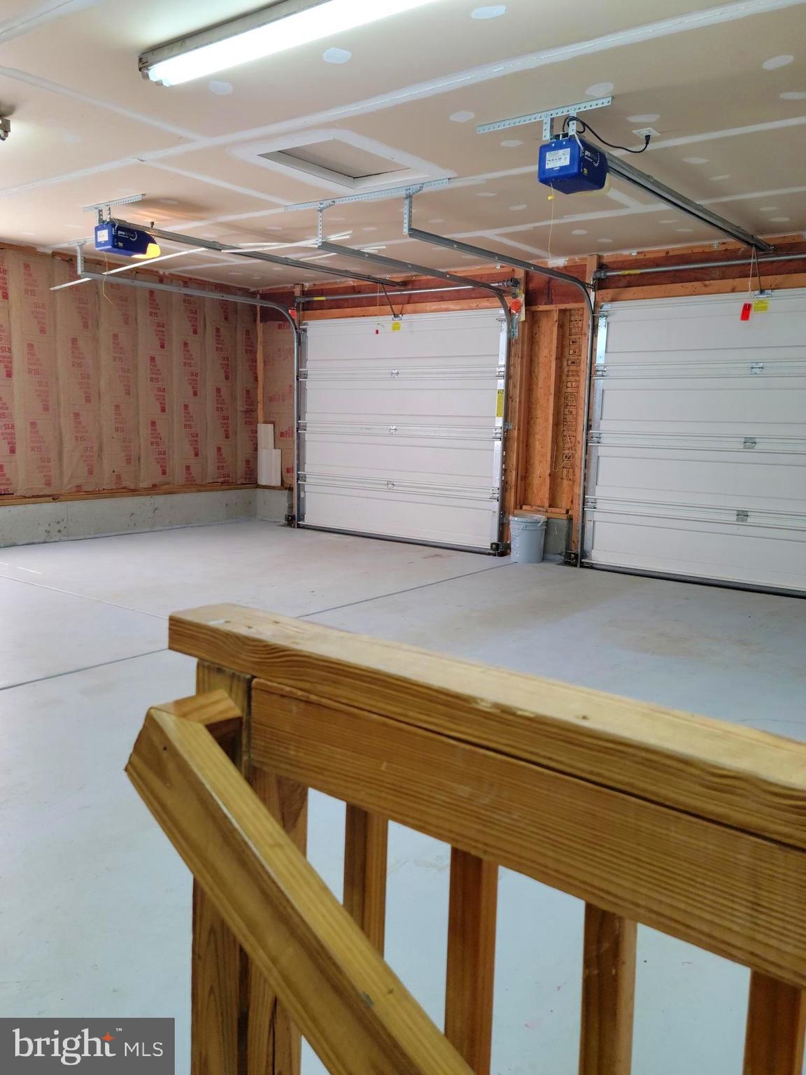 LAKE LAND OR - Residential Lease