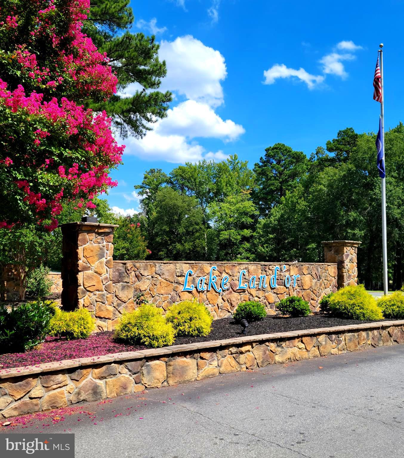 LAKE LAND OR - Residential Lease