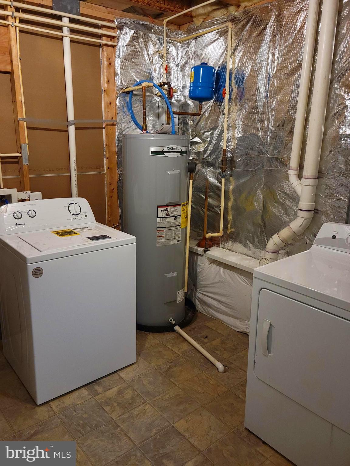 LAKE LAND OR - Residential Lease